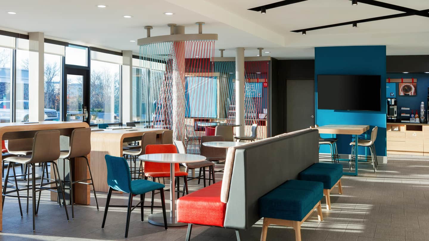 avid hotels - Brooklyn Dyker Heights, an IHG Hotel