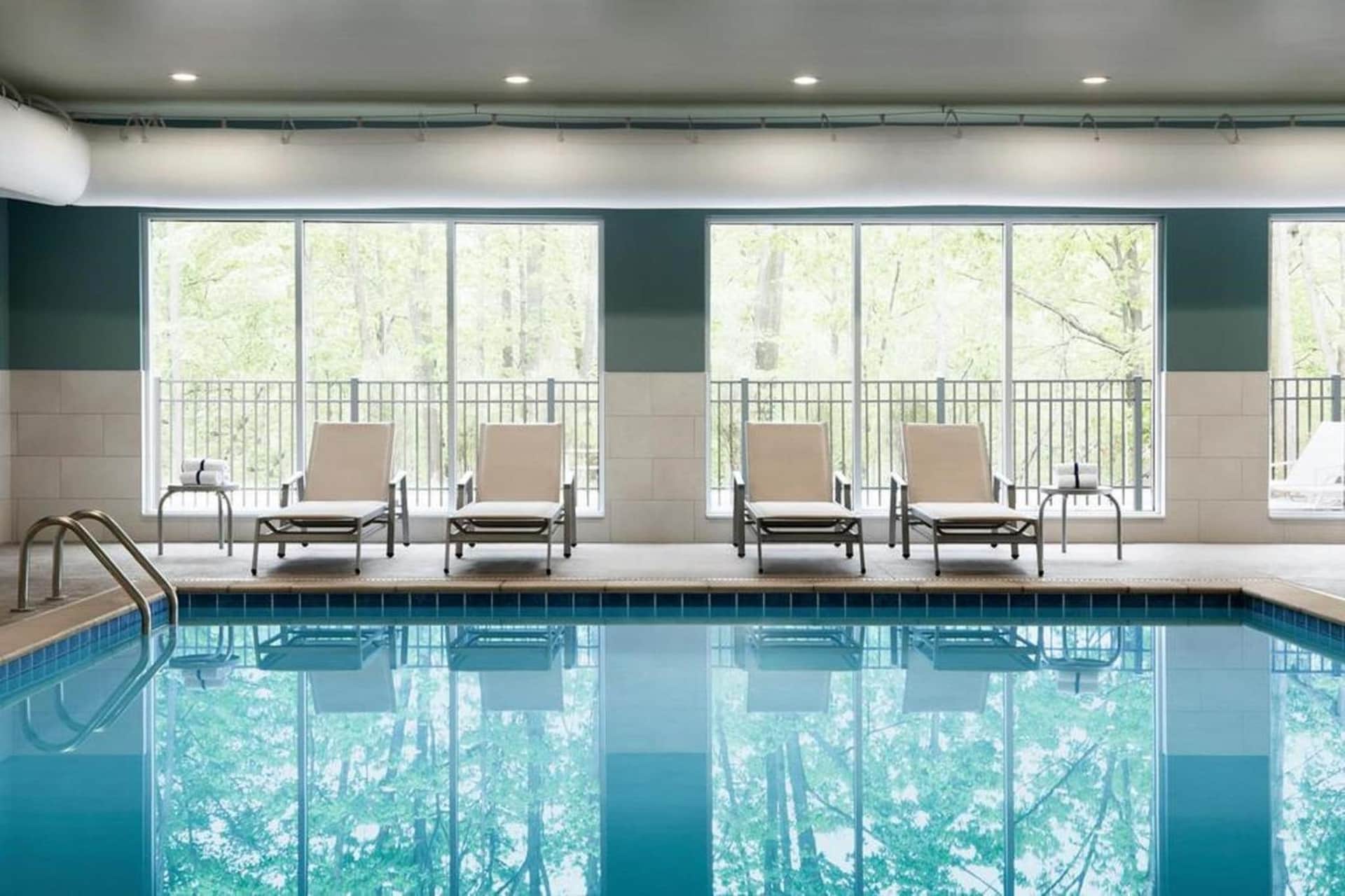 Holiday Inn Express & Suites - San Jose Airport, an IHG Hotel