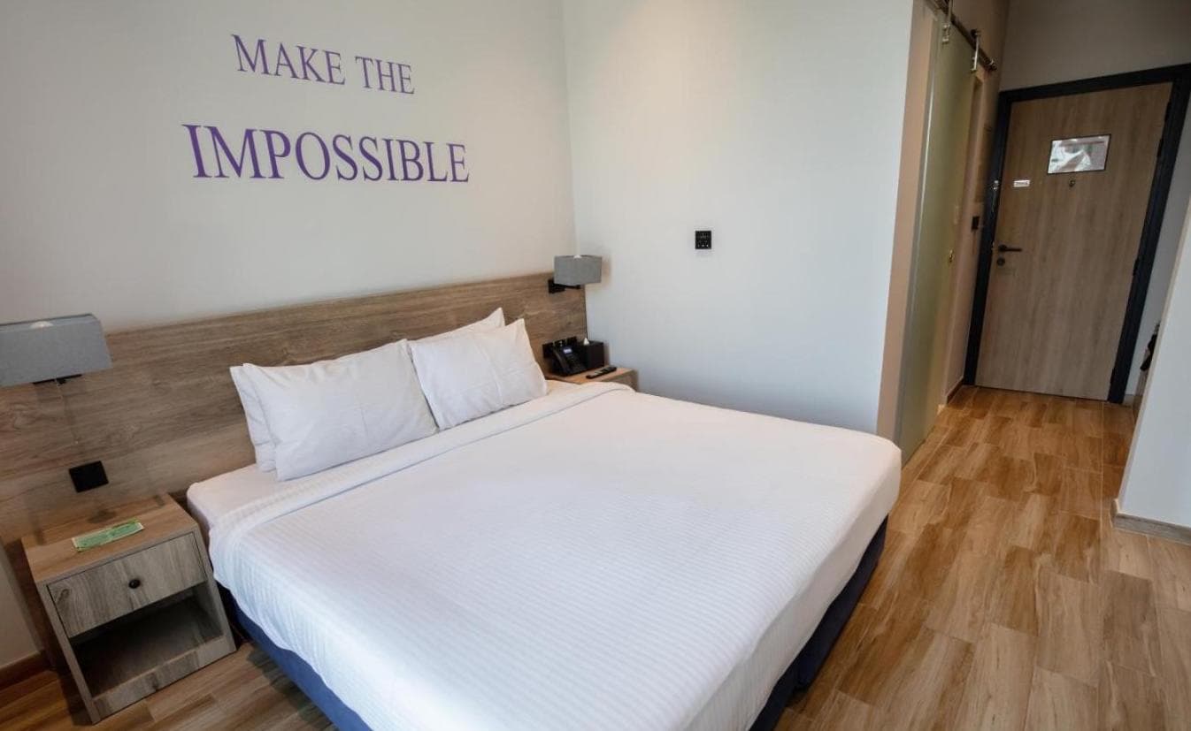 Kingsgate Canal Hotel LLC