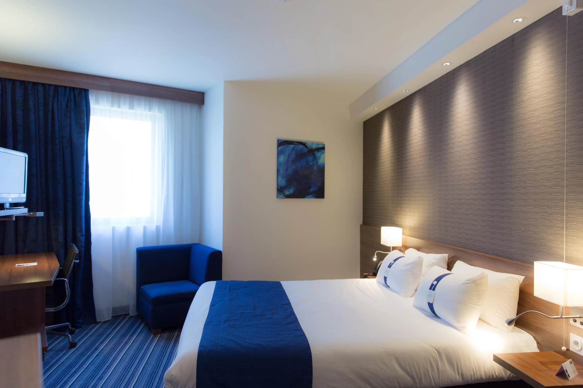 Holiday Inn Express Toulon - Est, an IHG Hotel