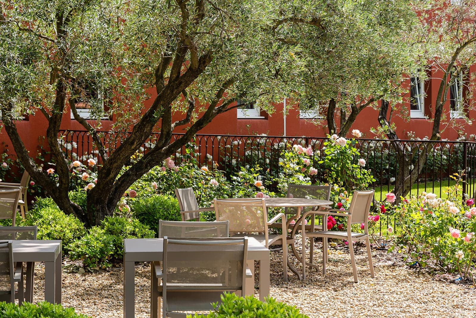 Best Western Plus Le Lavarin