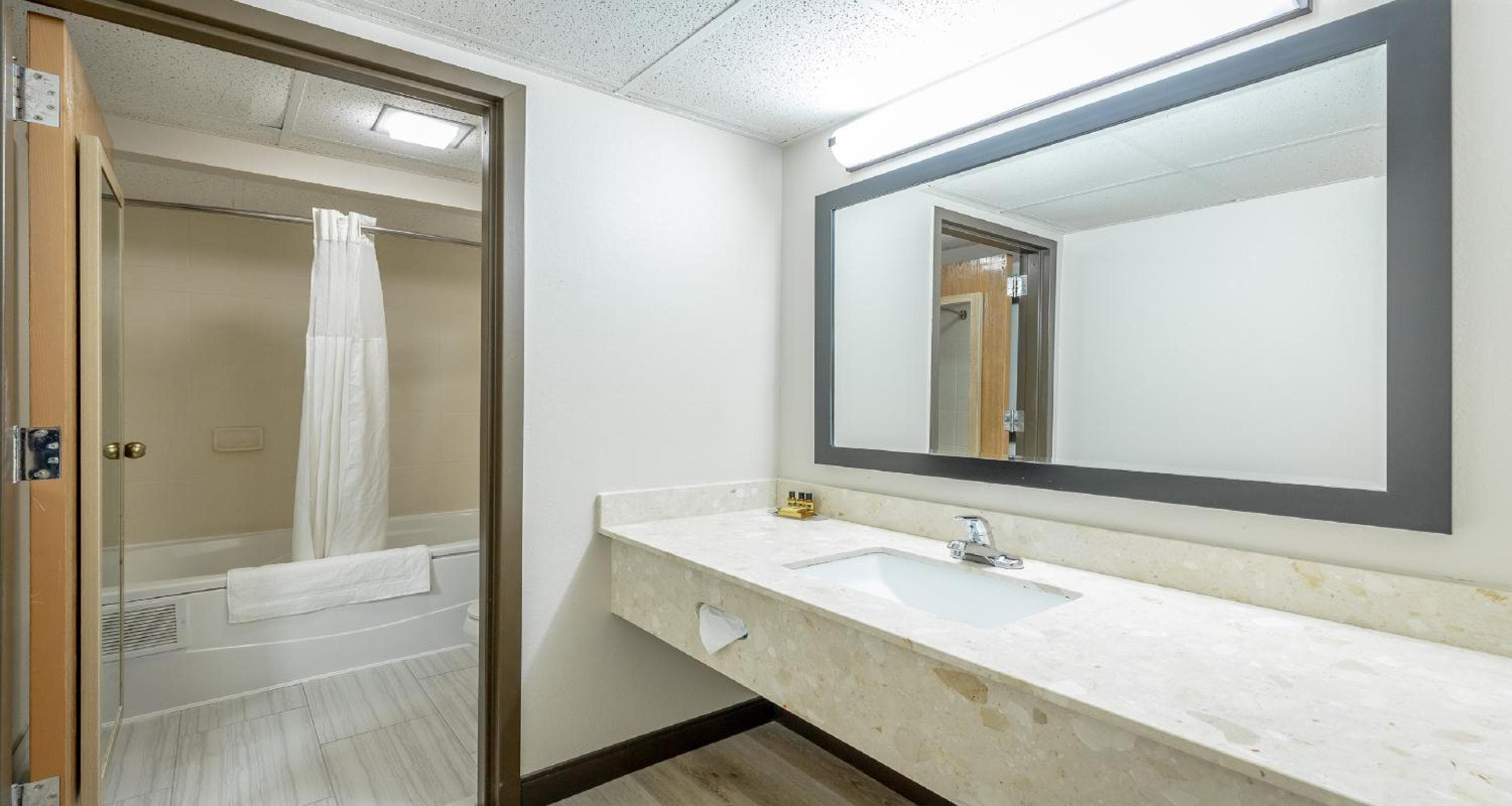 Comfort Inn & Suites Chattanooga - Eastridge