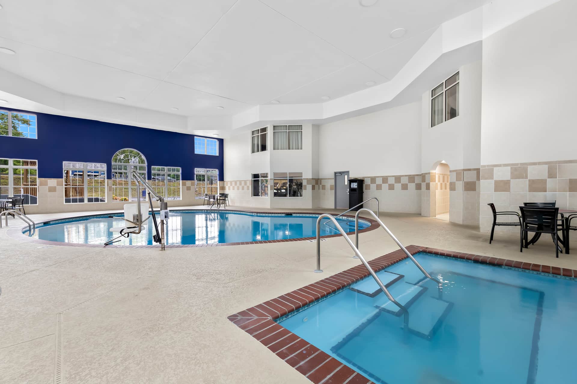 Comfort Inn & Suites Nashville Near Tanger Outlets