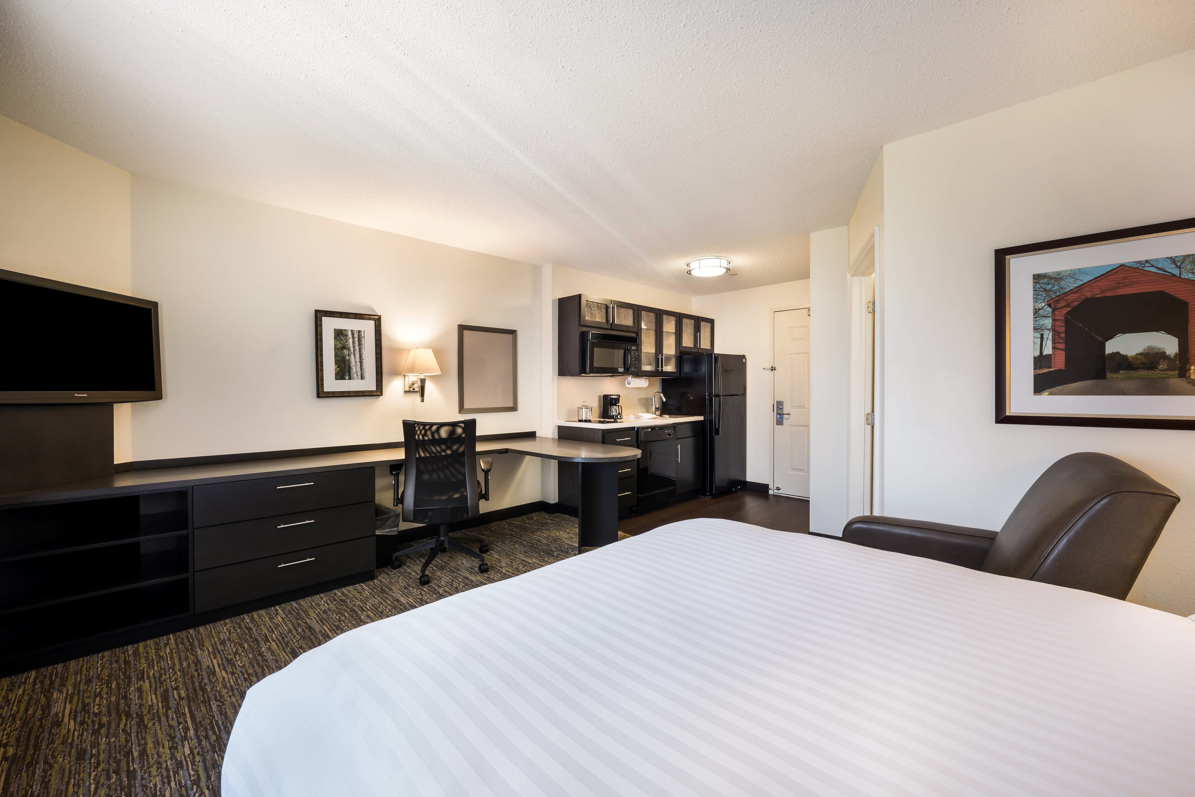 Sonesta Simply Suites Charlotte University