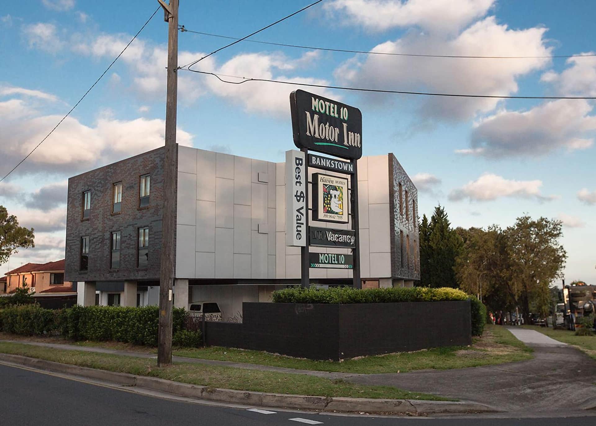 Motel 10