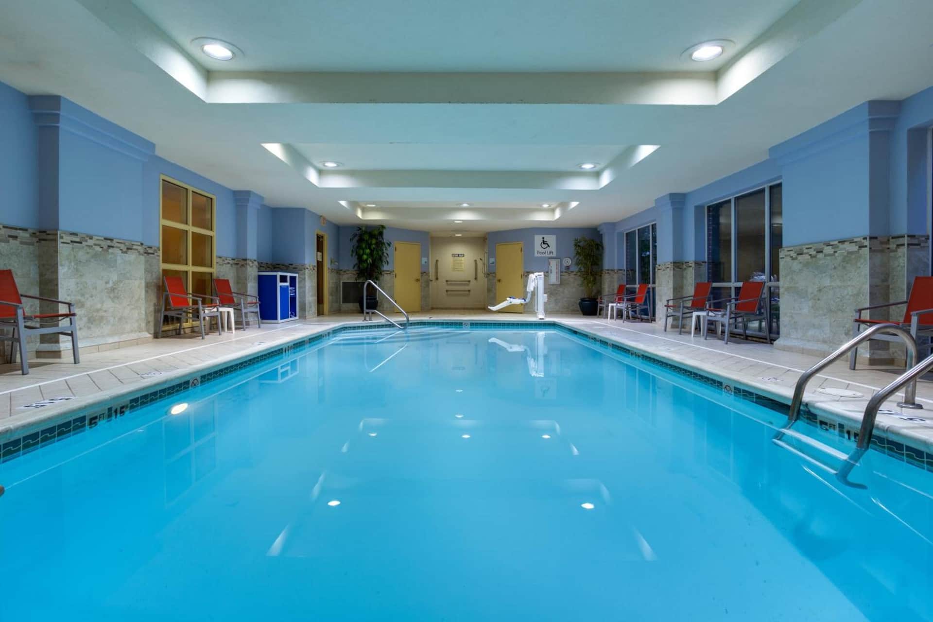 Holiday Inn Express Tower Center New Brunswick, an IHG Hotel