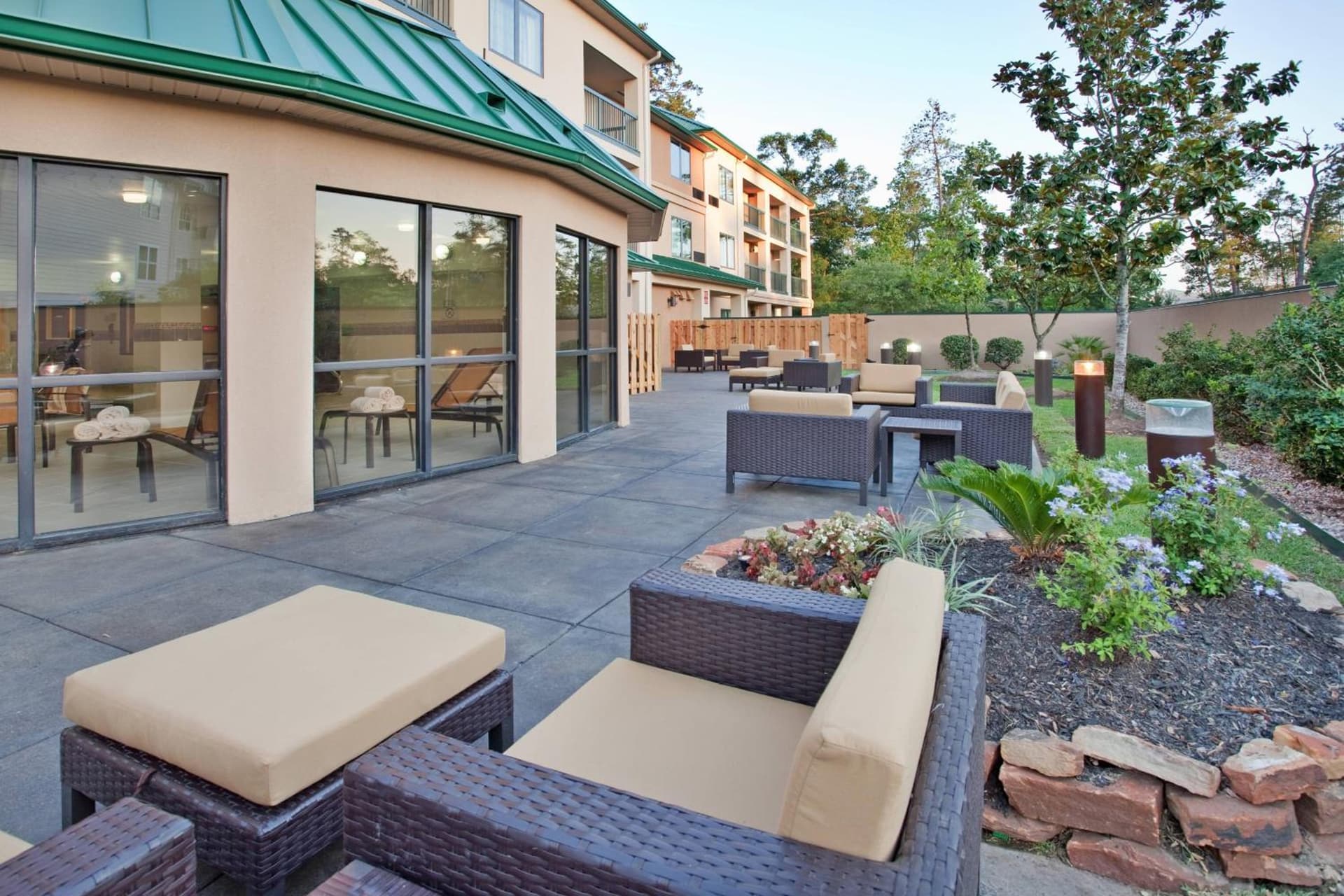 Courtyard Houston The Woodlands