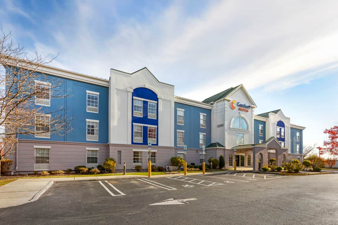Comfort Suites East Brunswick - South River