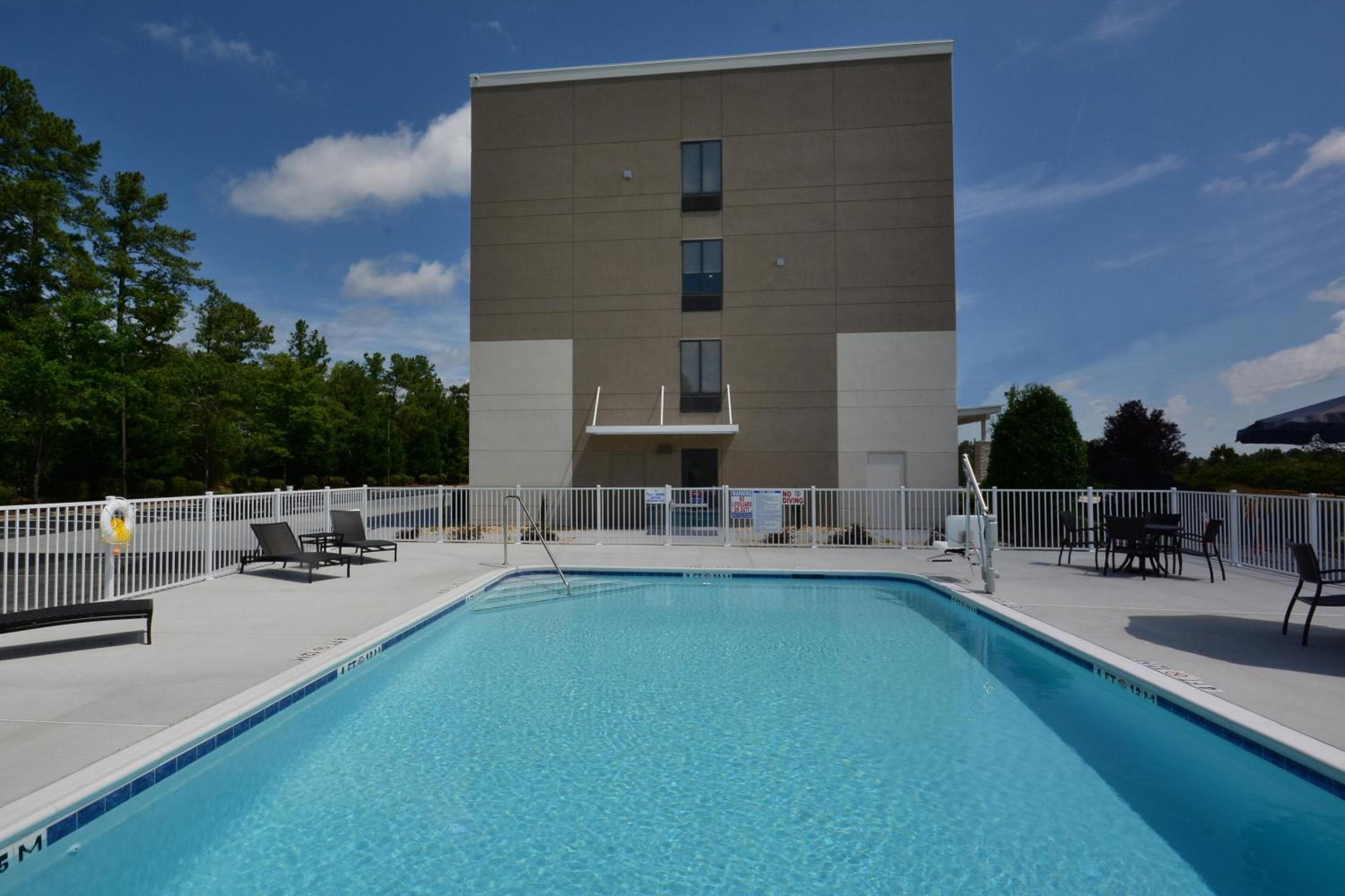 Holiday Inn Express & Suites Raleigh Durham Airport at RTP, an IHG Hotel