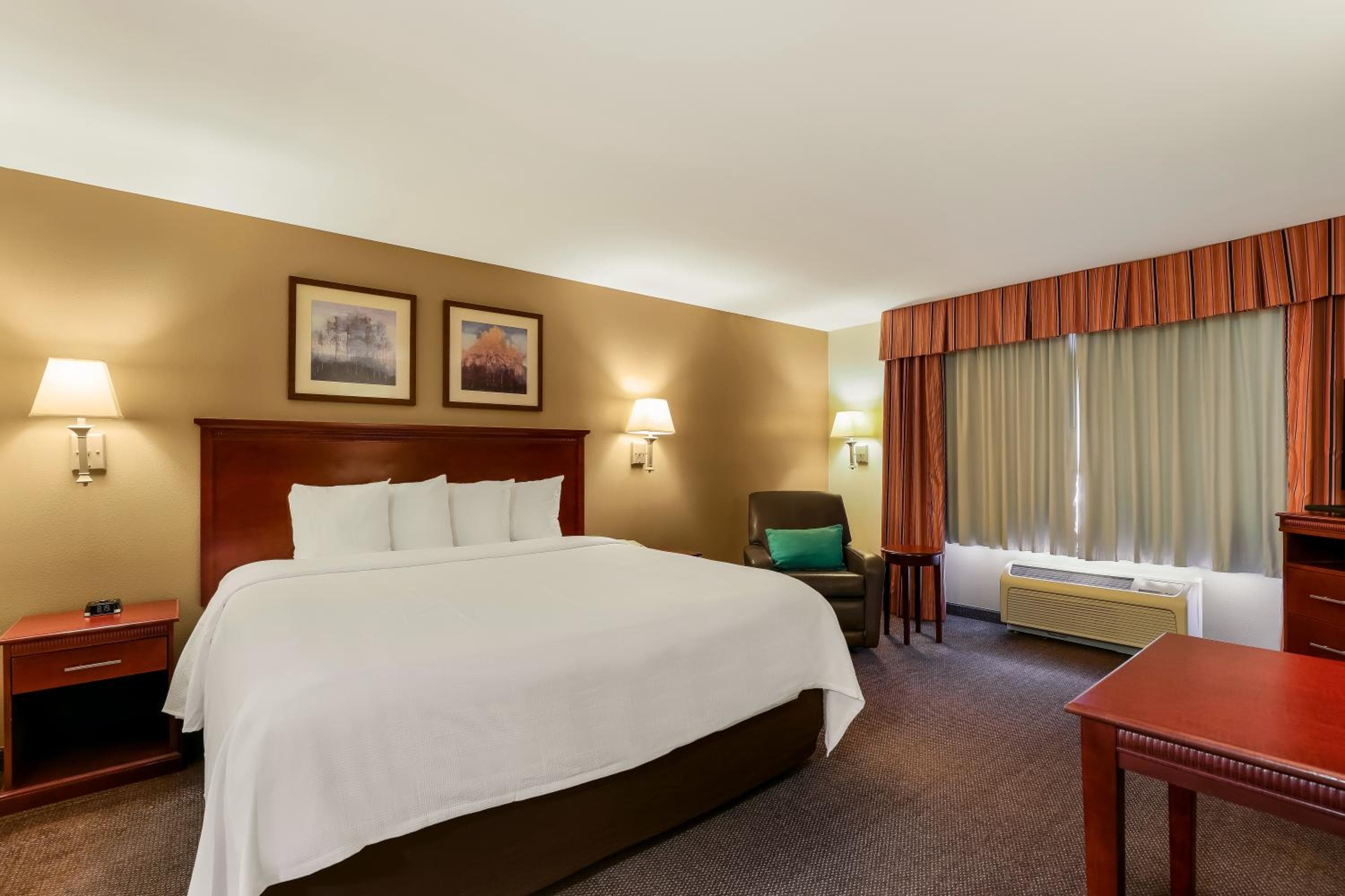 MainStay Suites Fitchburg - Madison