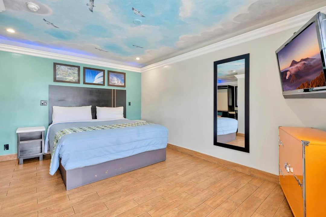 Mid City Inn