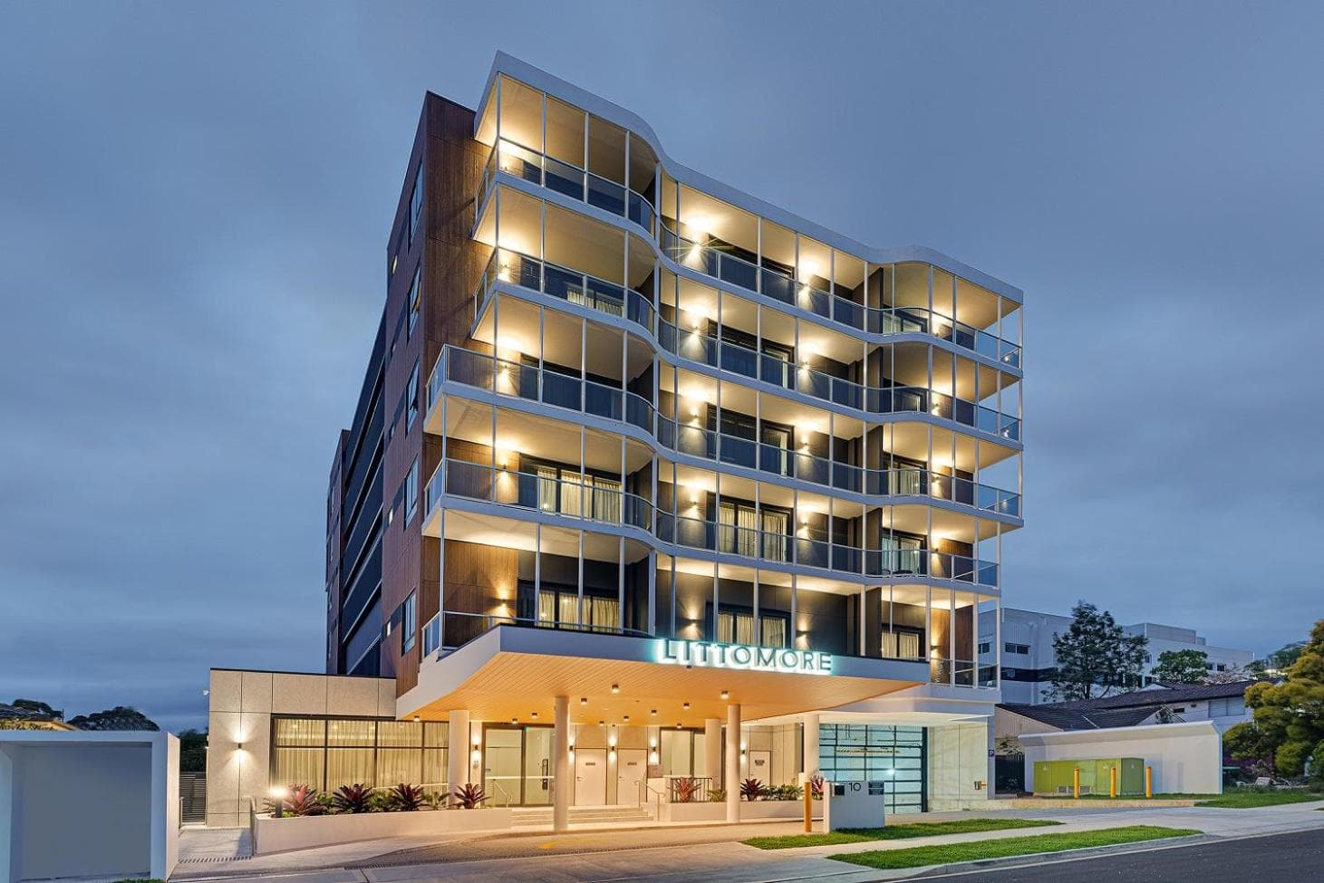Littomore Hotel & Suites Kingswood
