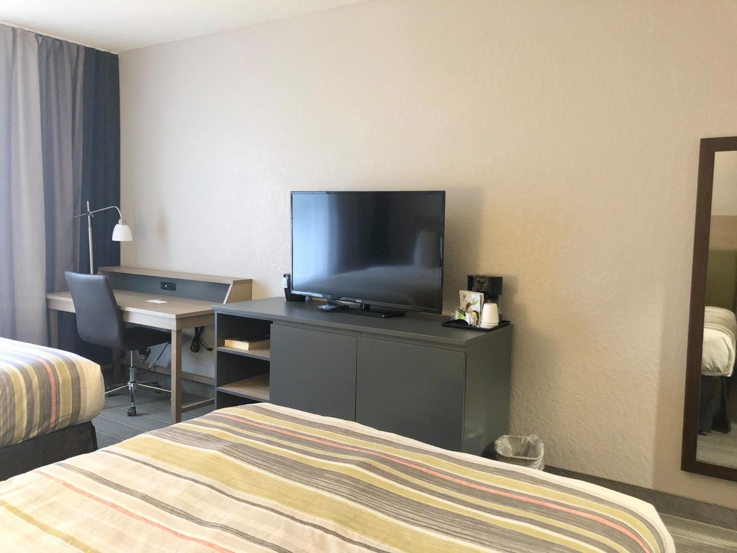 Sonesta Essential IAH Airport JFK Boulevard - Newly Renovated