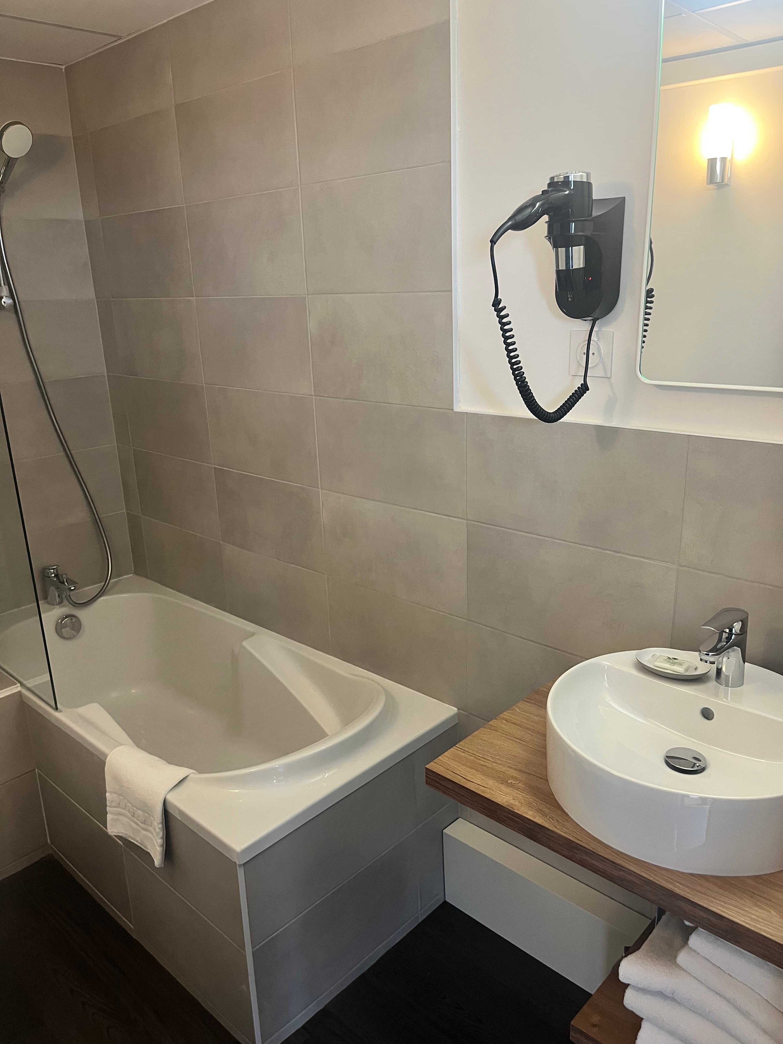 Aka Lodge Lyon Eurexpo Arena Stadium