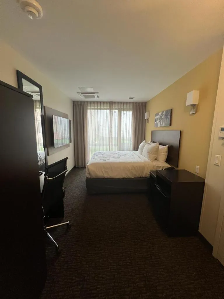 Red Roof Plus 3rd Avenue Brooklyn