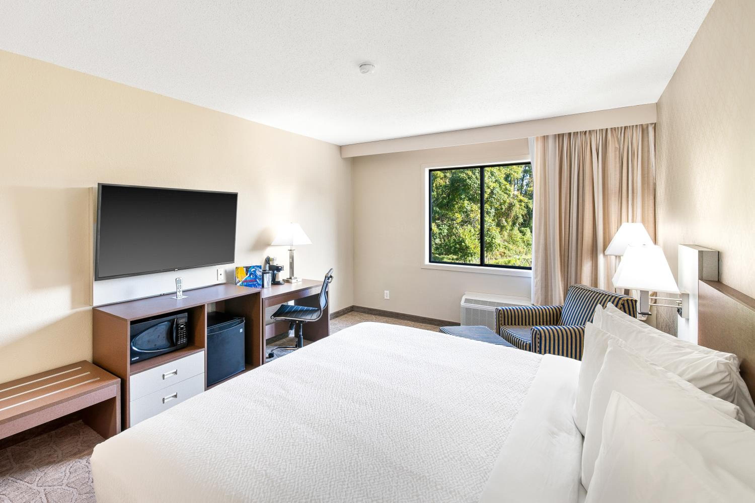 The English Inn of Charlottesville