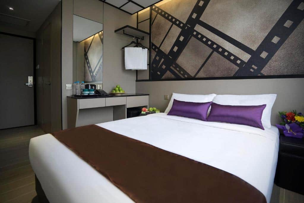 Hotel 81 Premier Hollywood