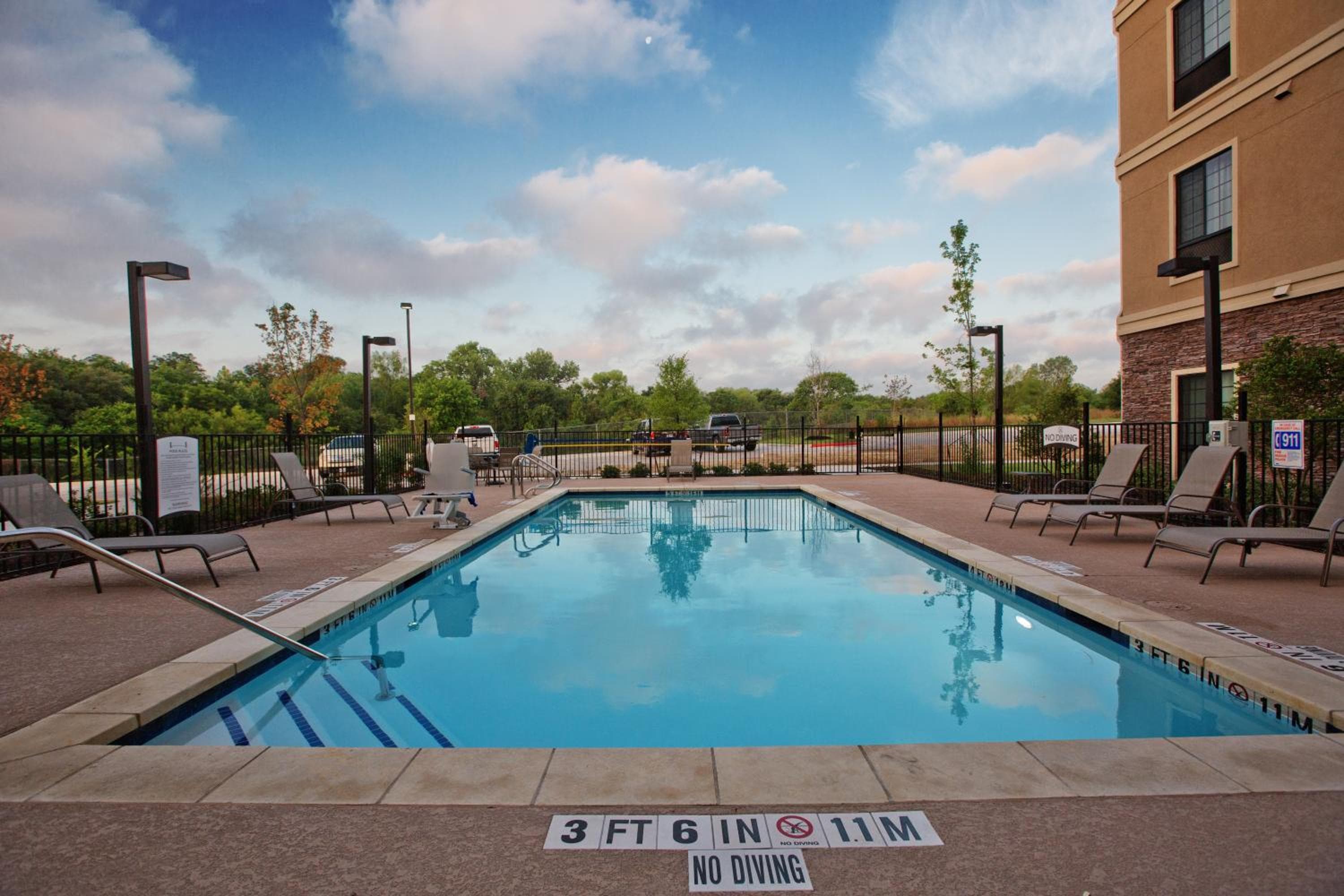 Staybridge Suites Austin South Interstate Hwy 35 by IHG