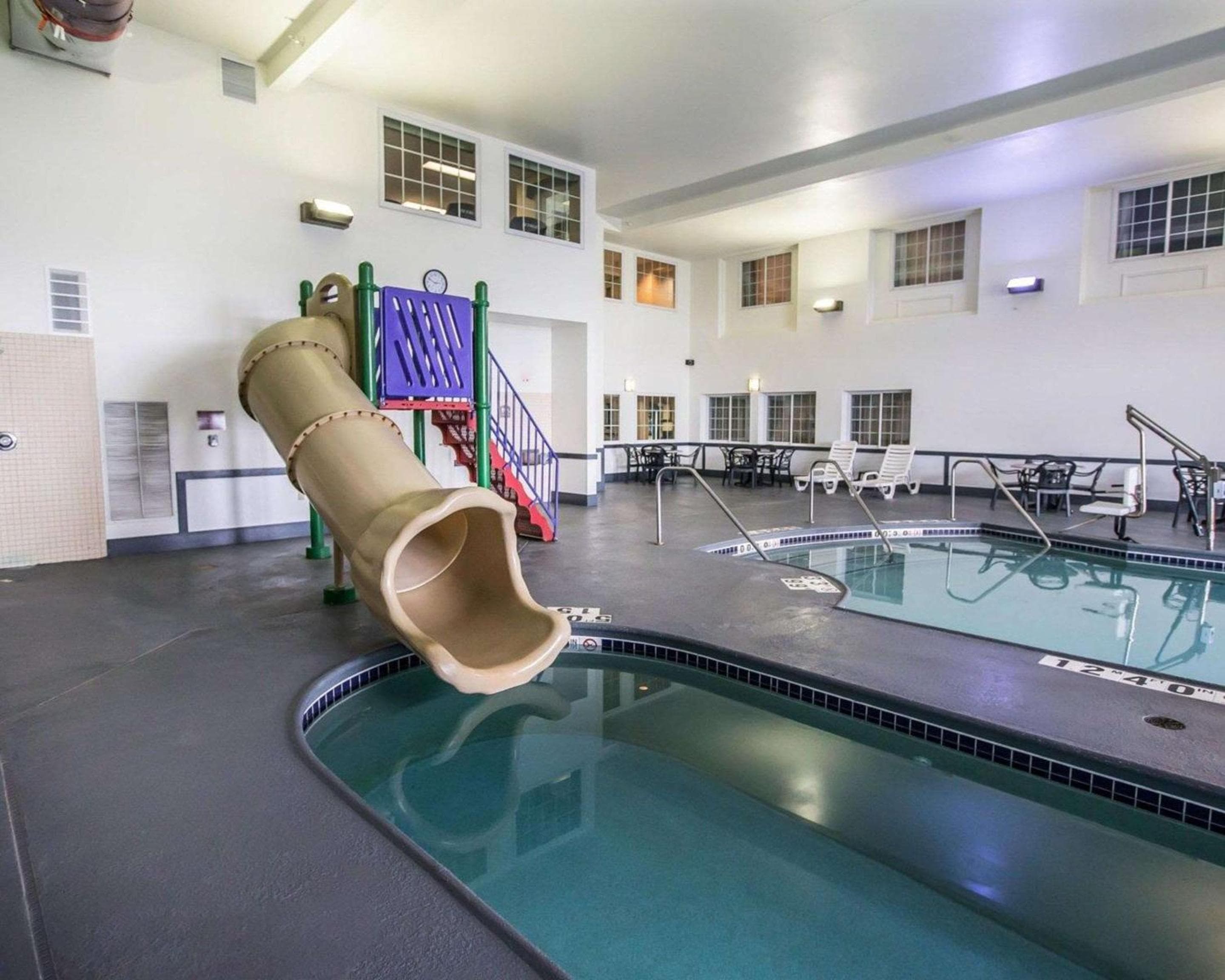 Quality Inn & Suites Dixon near I-88