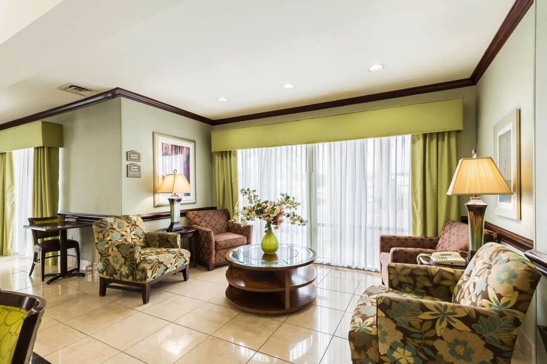Comfort Suites Beaumont I - 10
