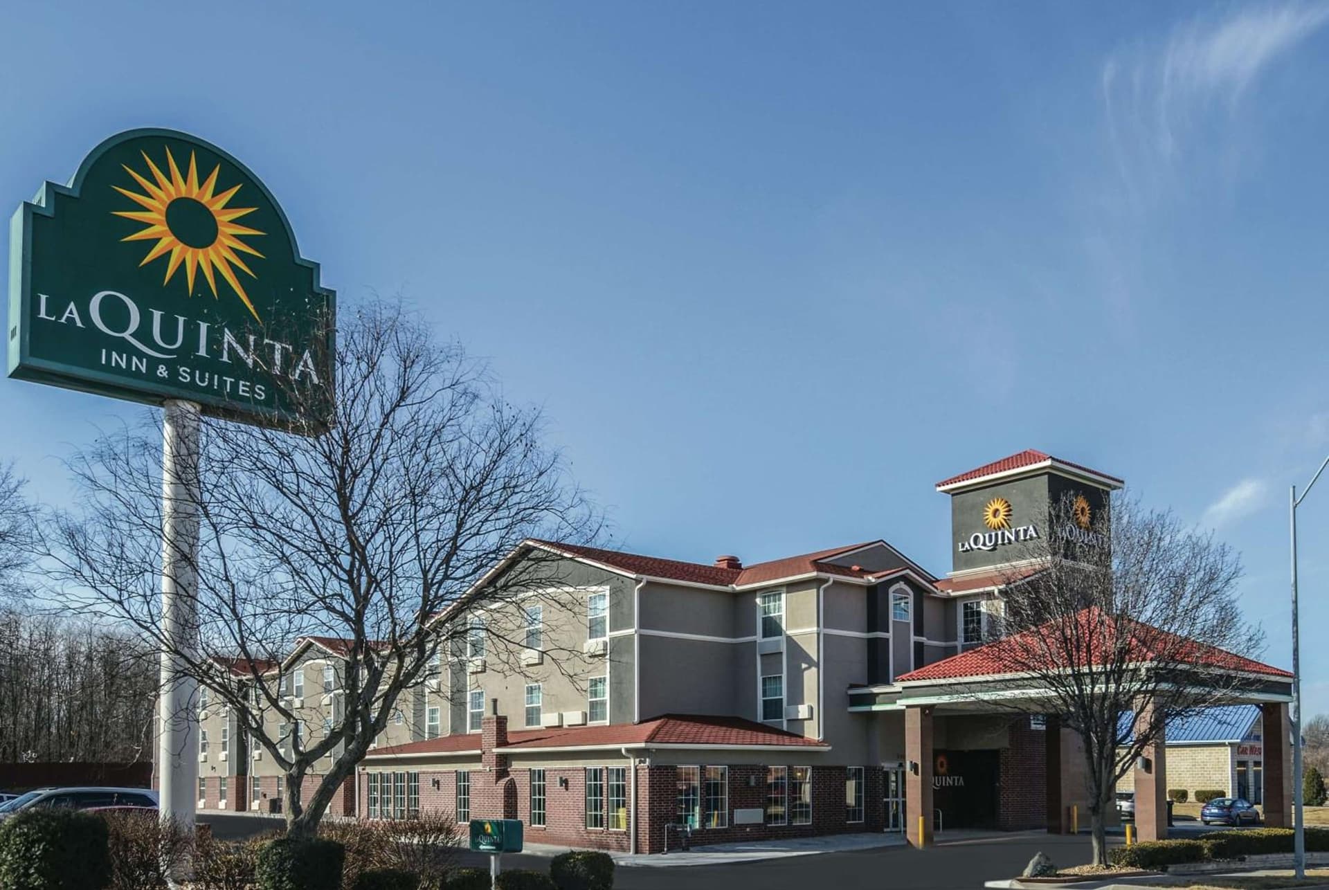 La Quinta Inn & Suites by Wyndham Kansas City Airport