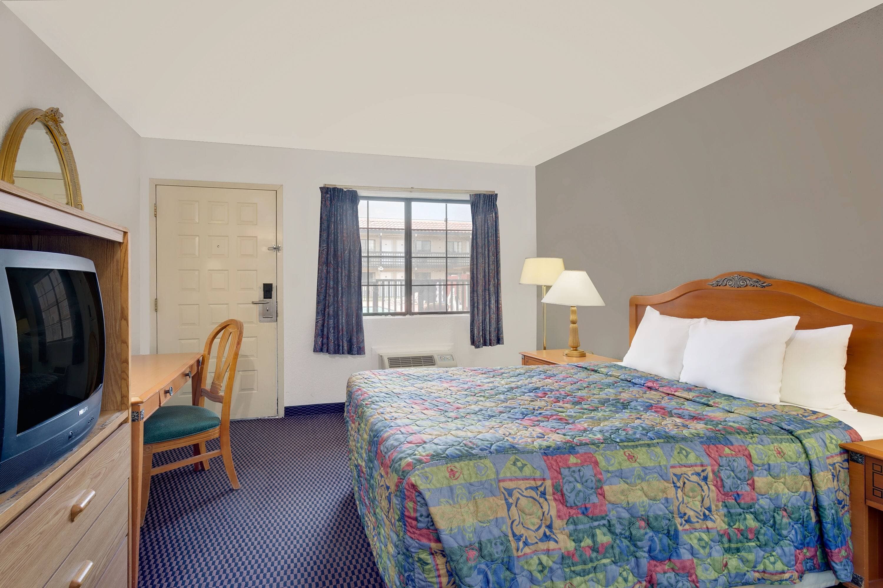 Days Inn & Suites by Wyndham Needles