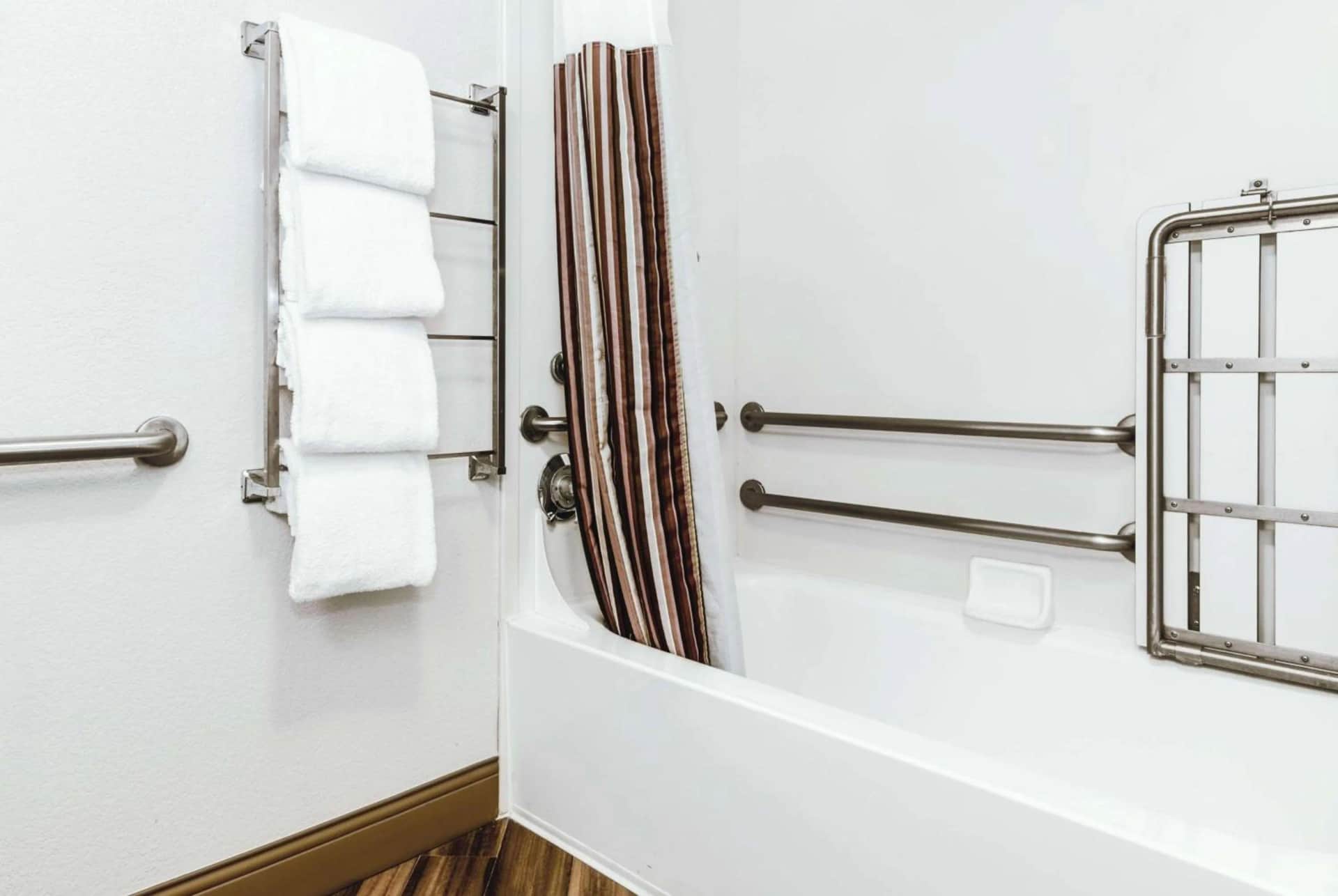 La Quinta Inn & Suites by Wyndham Ontario Airport