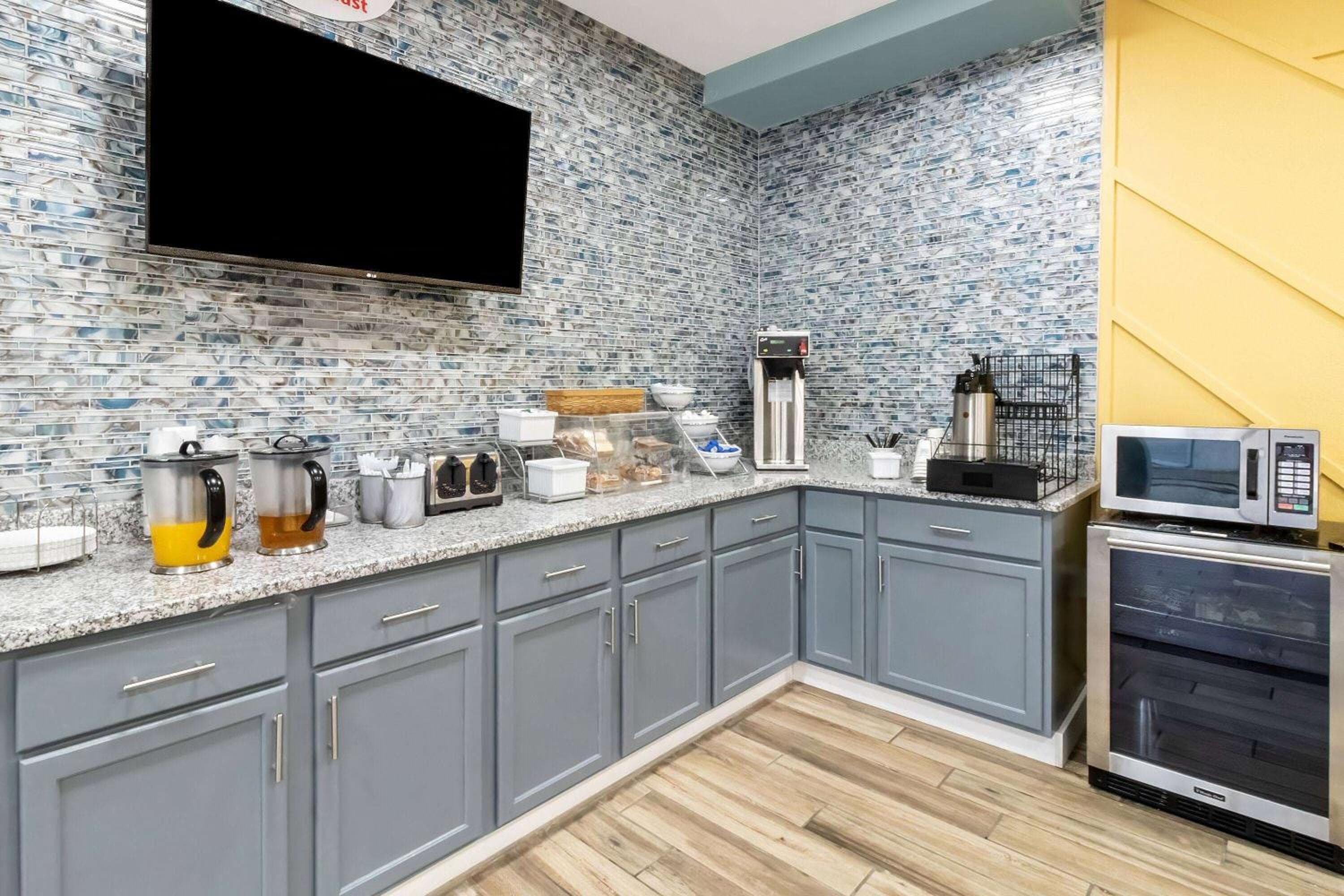 Super 8 by Wyndham Vandalia/Dayton International Airport