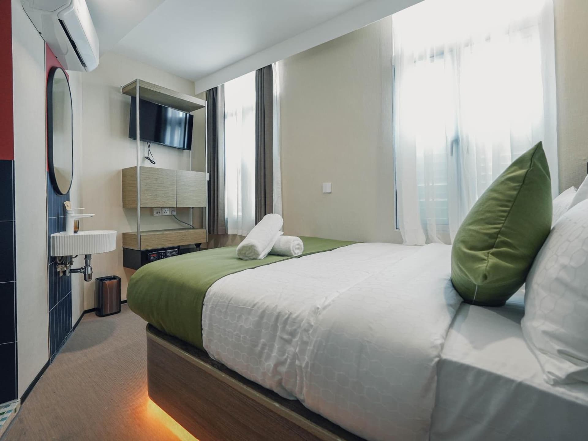 A Hotel Chinatown
