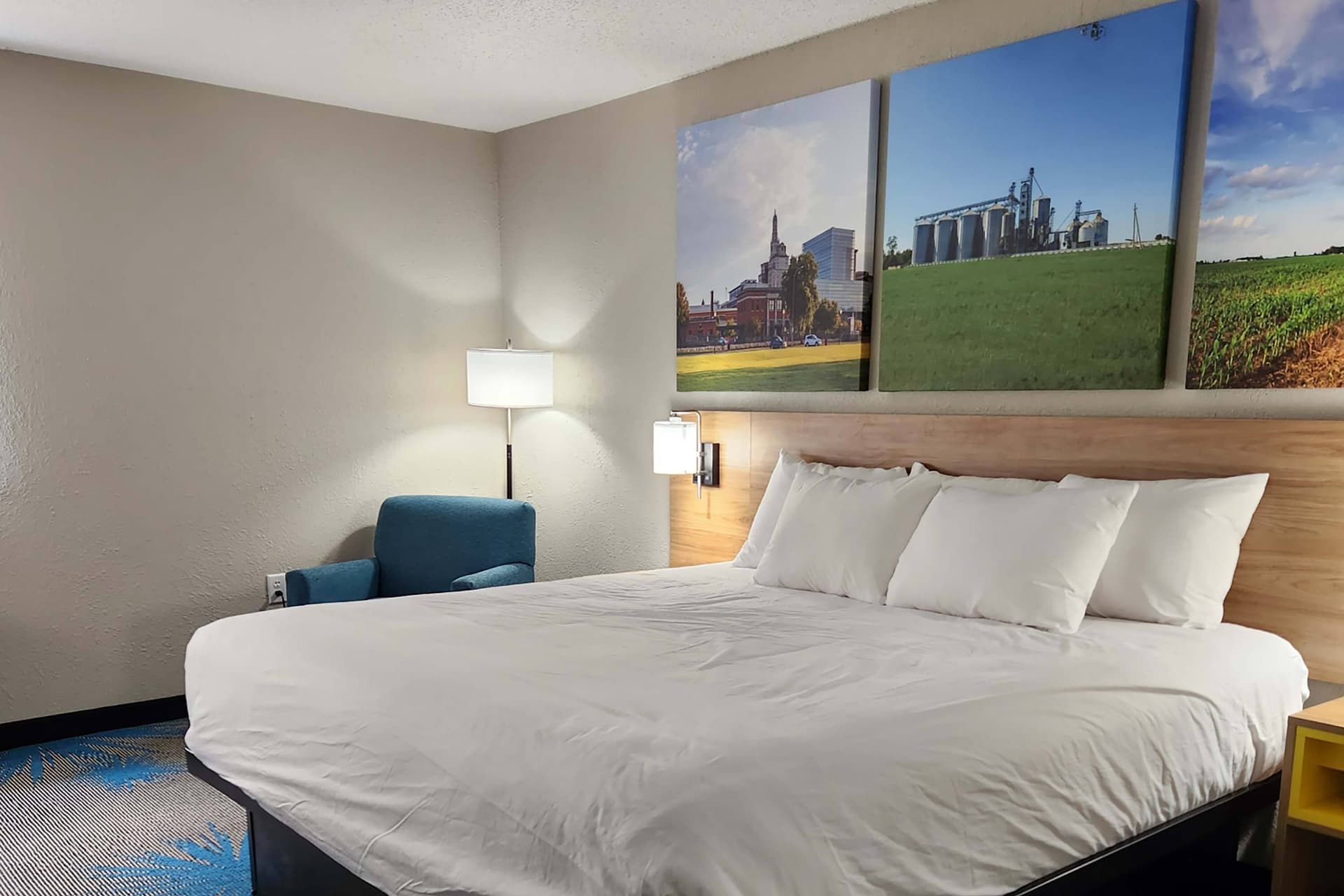 Days Inn by Wyndham Davenport