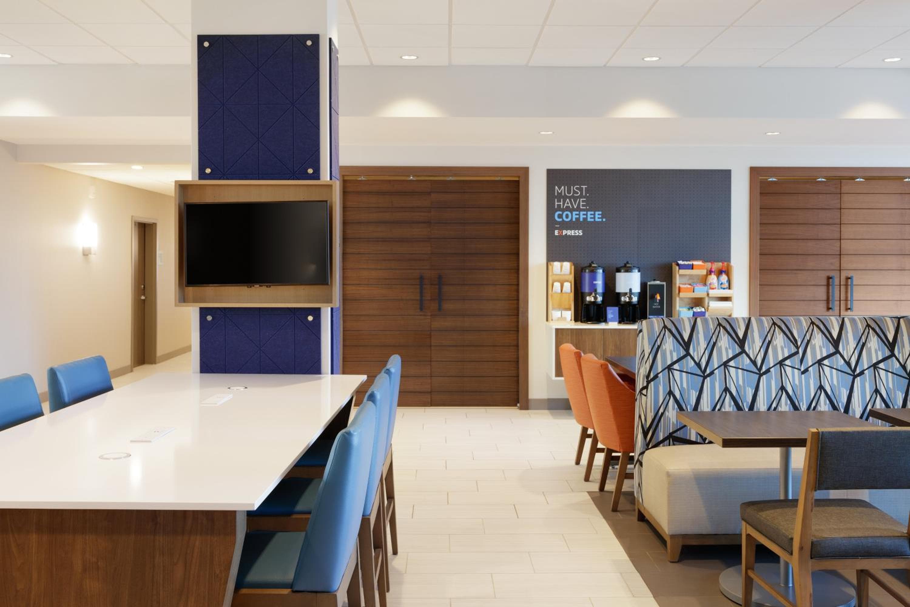 Holiday Inn Express & Suites Hebron - Cincinnati Airport by IHG