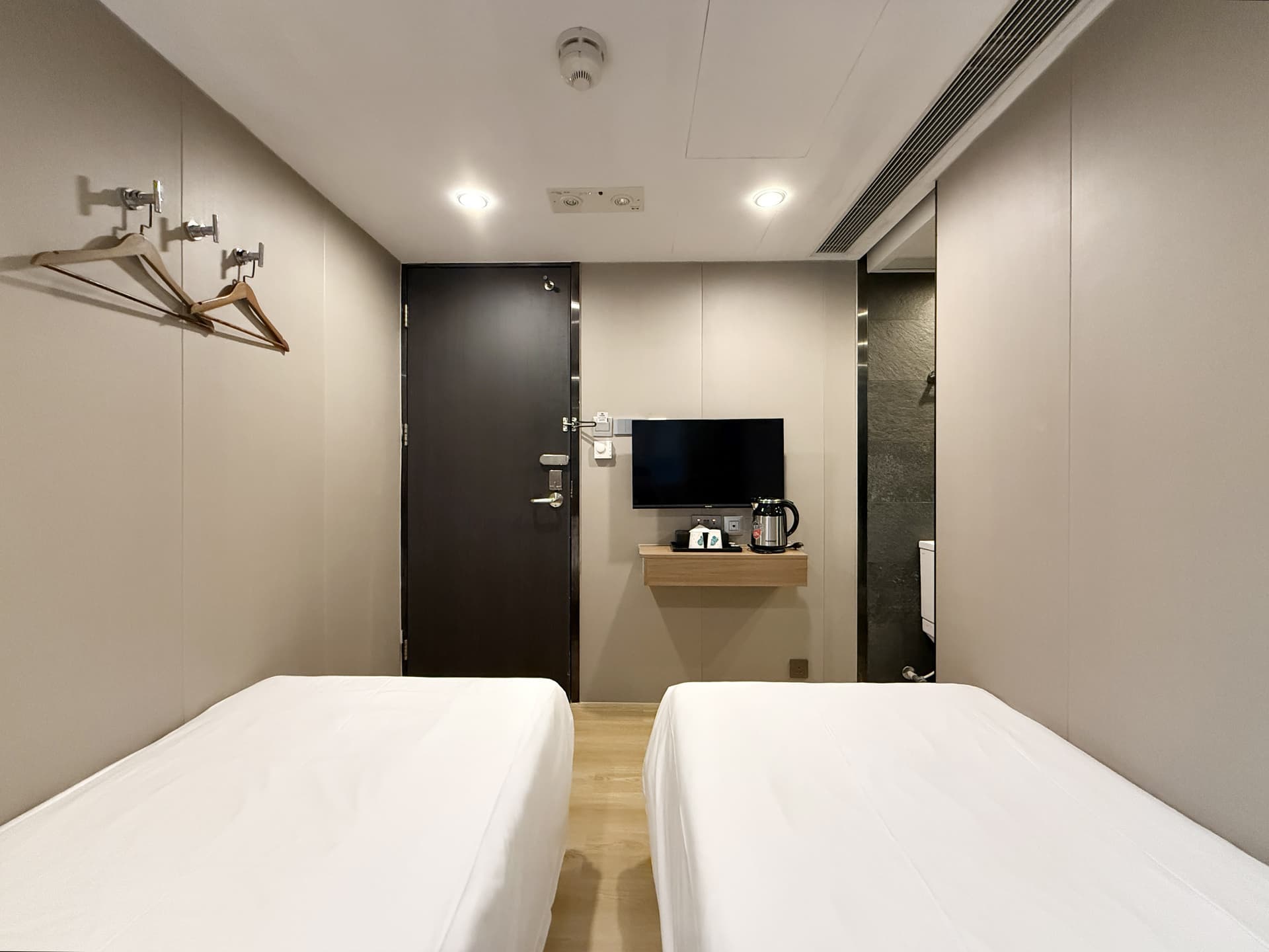 逸林酒店 ( Noble Park Hotel managed by New Wisdom Management Ltd )