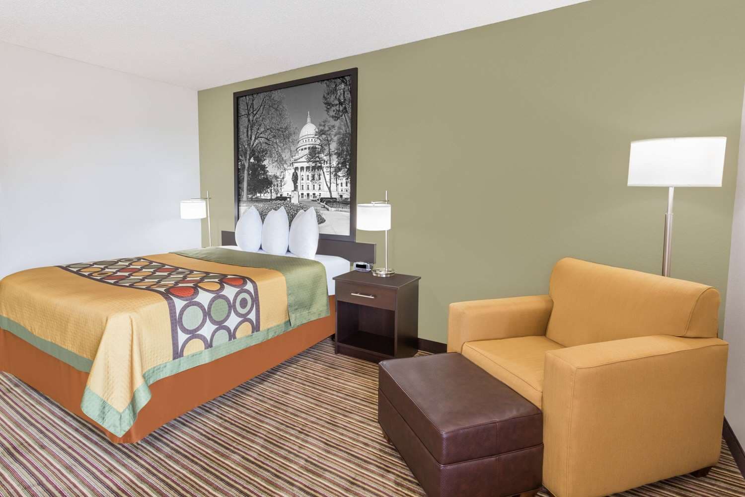 Super 8 by Wyndham Madison South