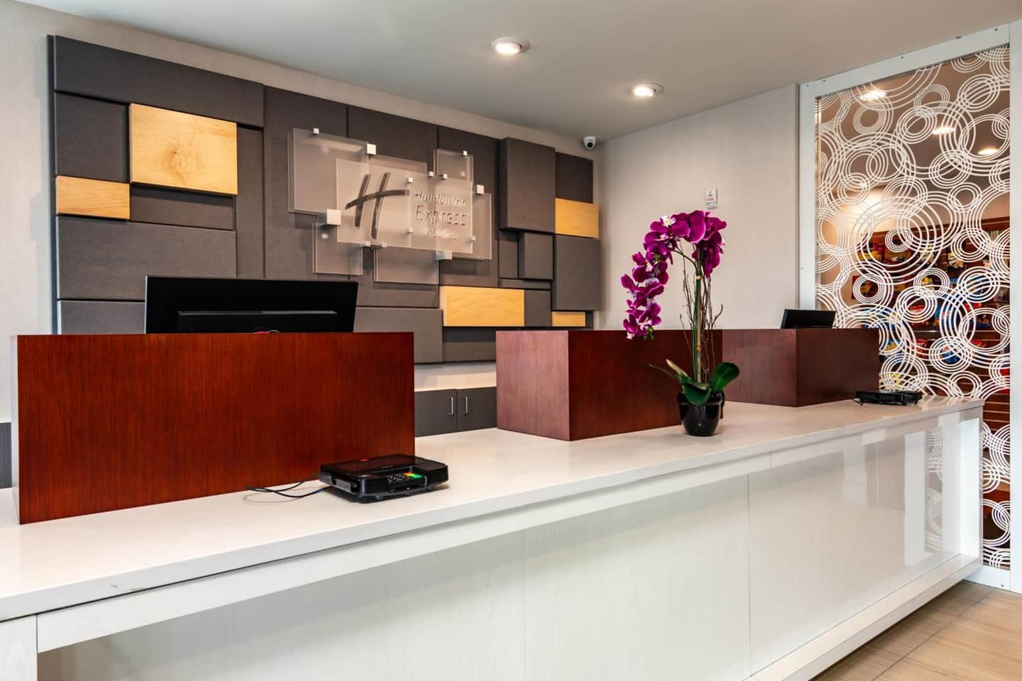 Holiday Inn Express & Suites Orlando - Lake Buena Vista by IHG