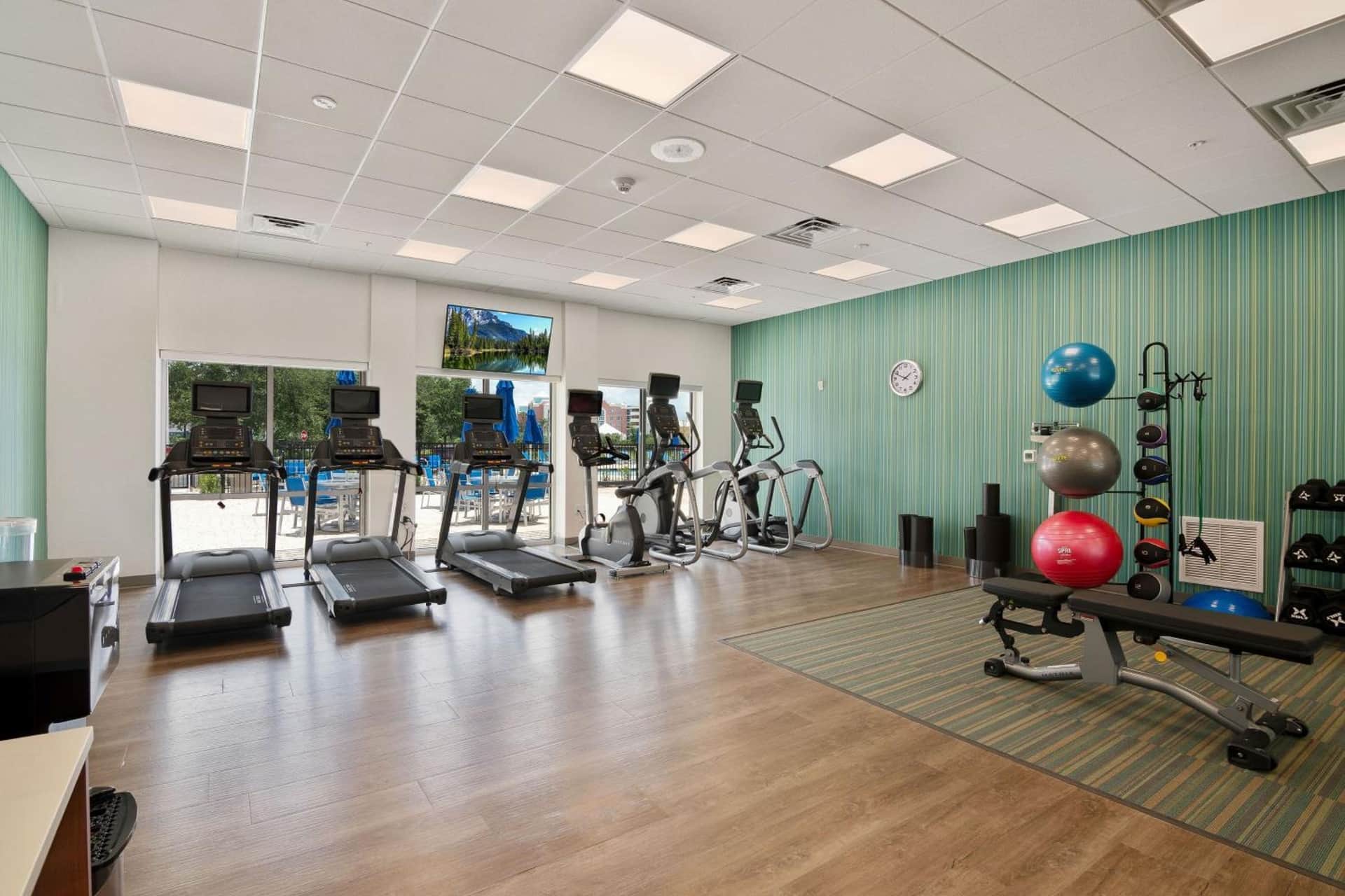 Holiday Inn Express & Suites Orlando - Lake Buena Vista by IHG