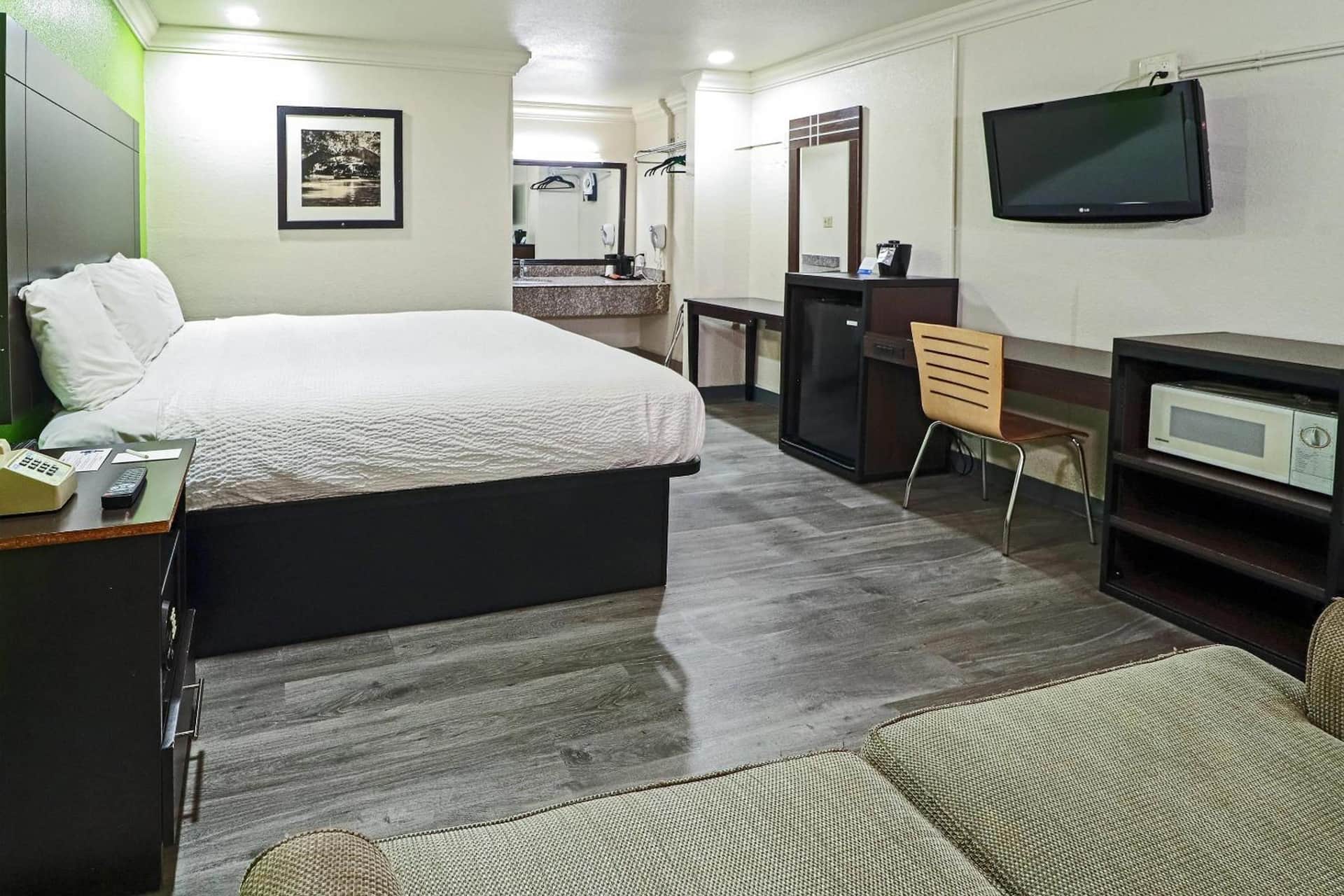 Rodeway Inn San Antonio Lackland AFB - SeaWorld