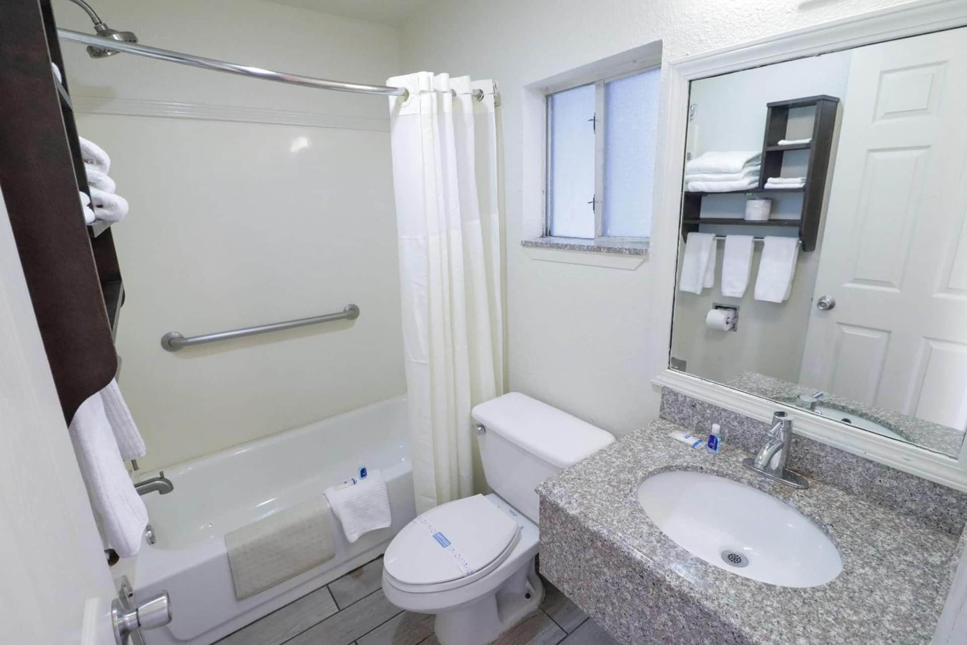 Rodeway Inn San Antonio Lackland AFB - SeaWorld