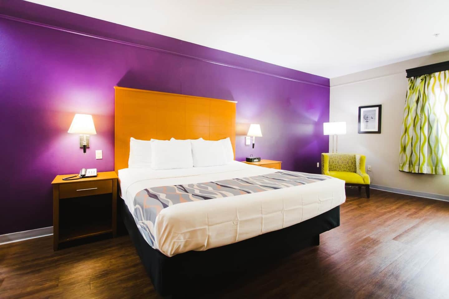 Palacio Royale Inn Signature