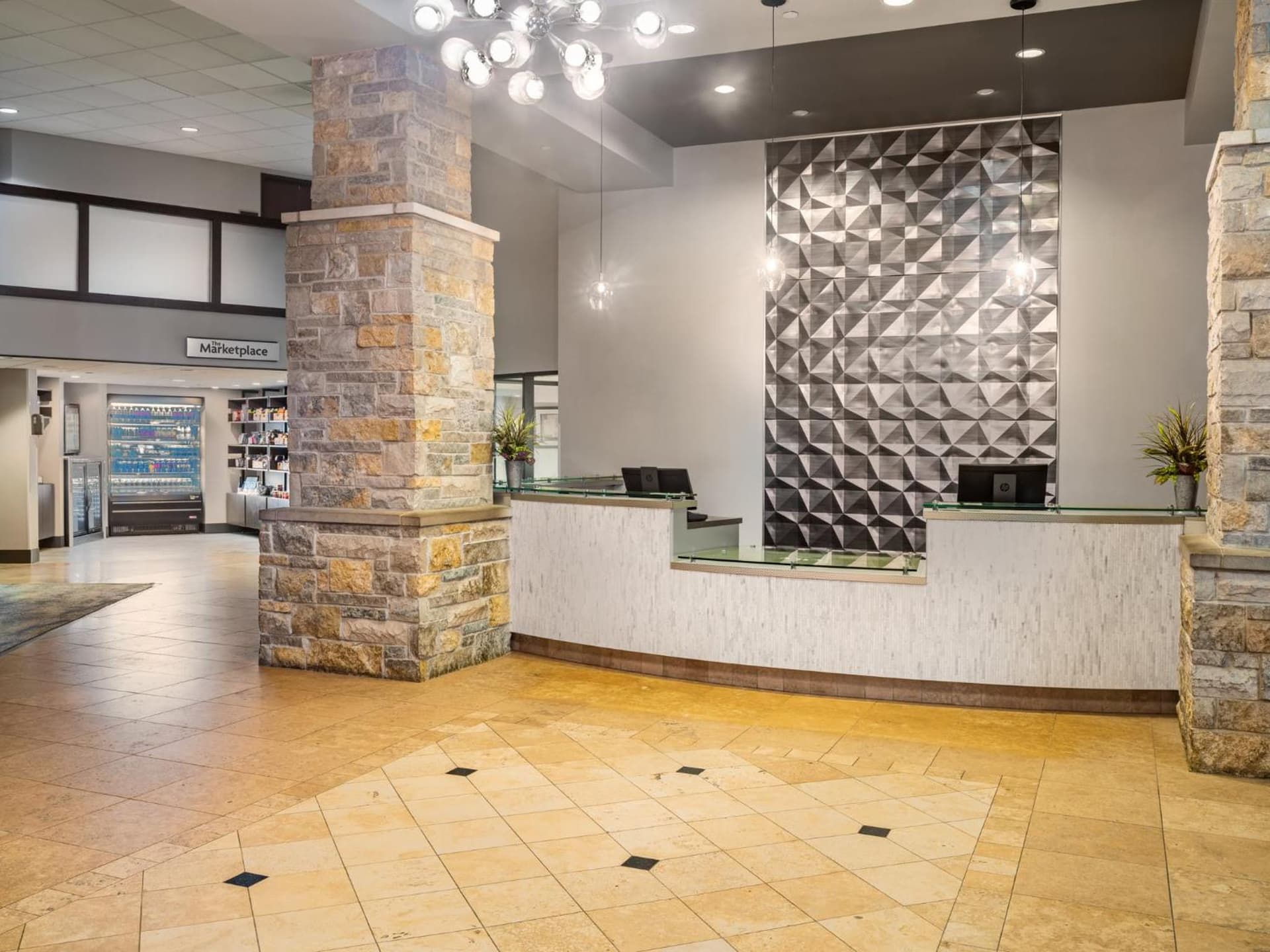 Crowne Plaza Milwaukee Airport by IHG
