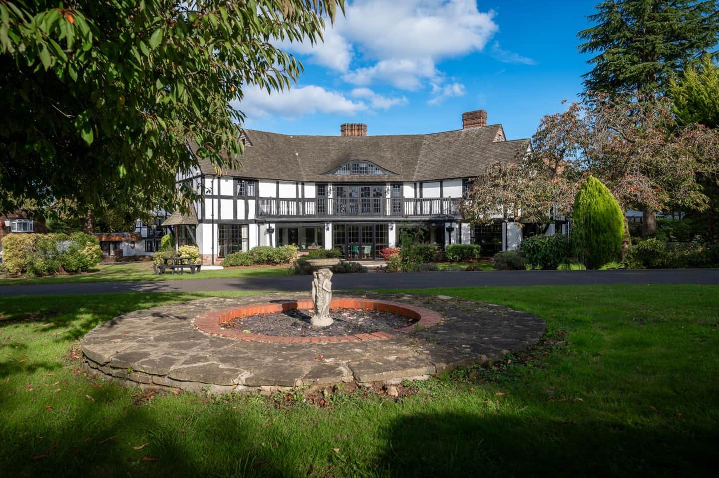 Thatchers, Leatherhead East Horsley
