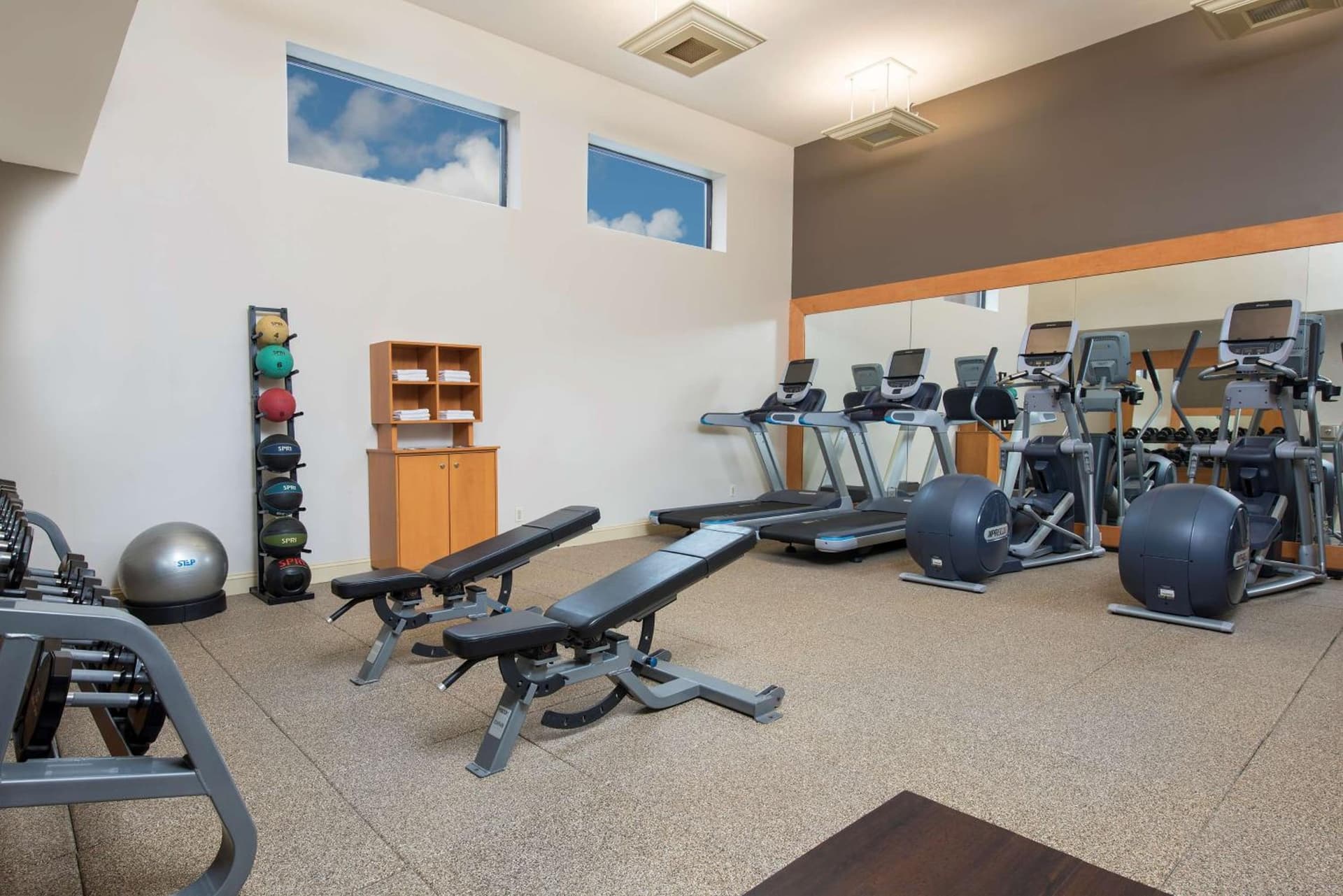DoubleTree by Hilton Hotel Grand Rapids Airport