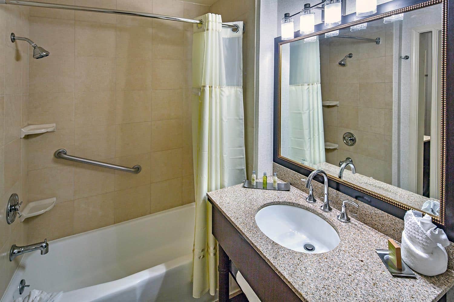 DoubleTree by Hilton Modesto