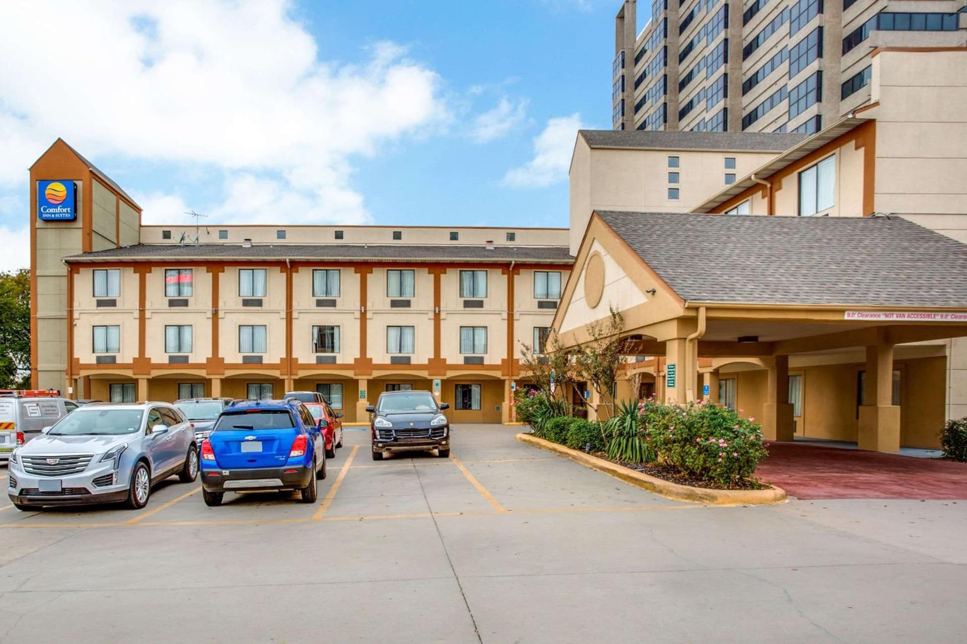 Comfort Inn & Suites Love Field-Dallas Market Center
