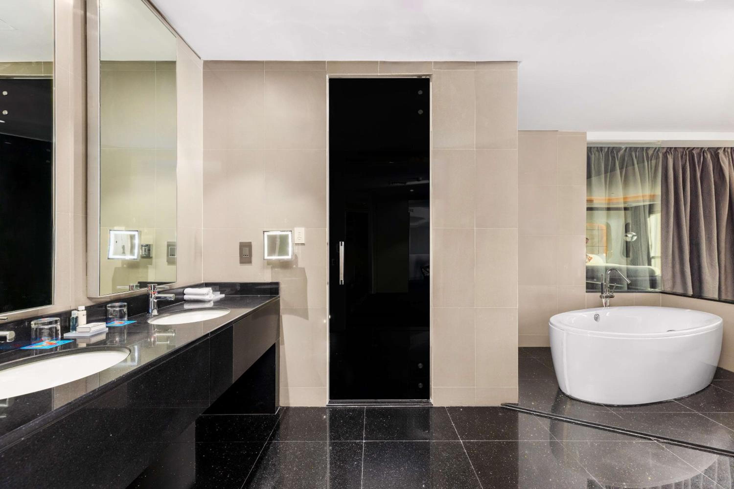 V Hotel Dubai, Curio Collection by Hilton