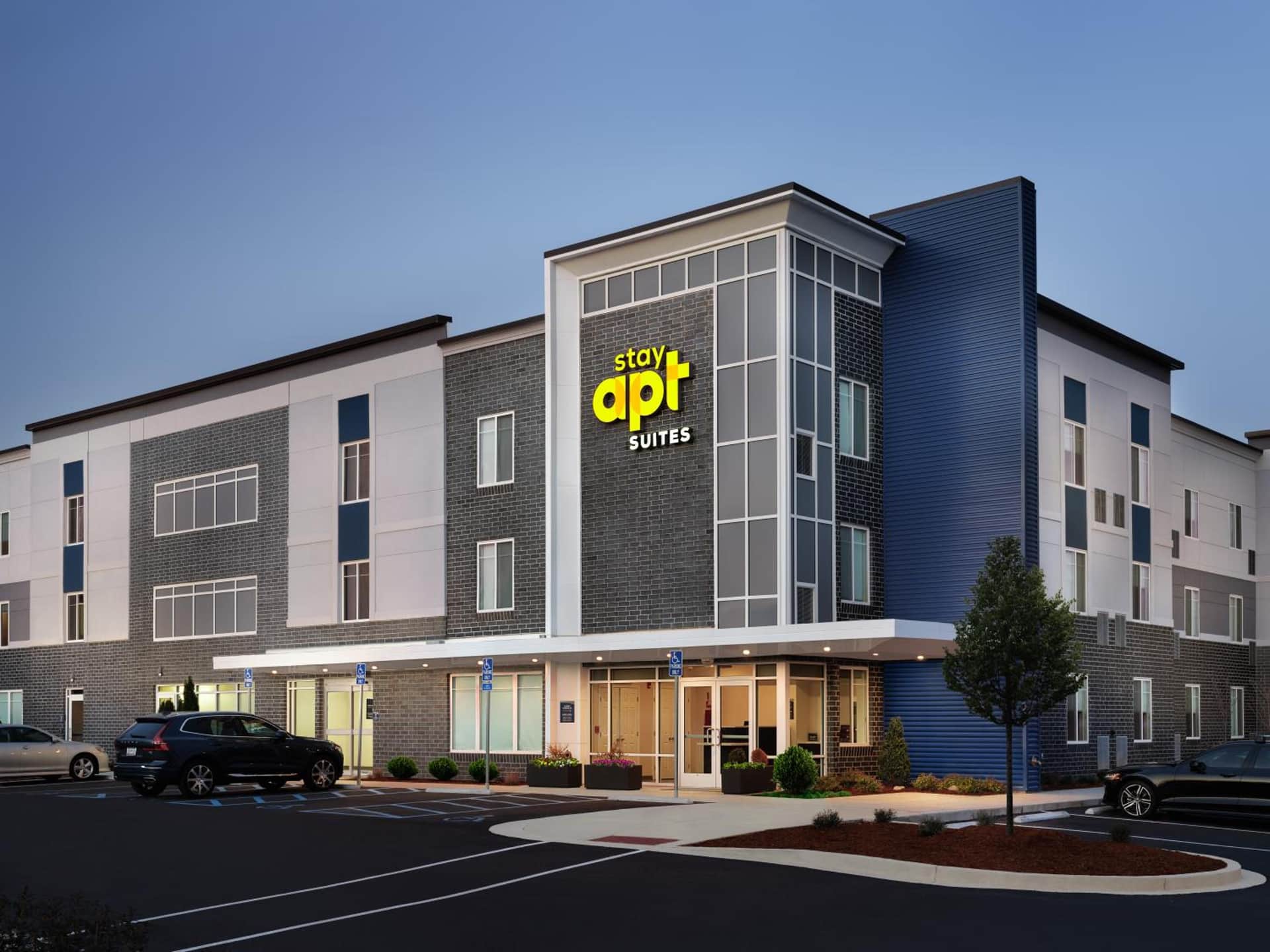 StayAPT Suites North Charleston