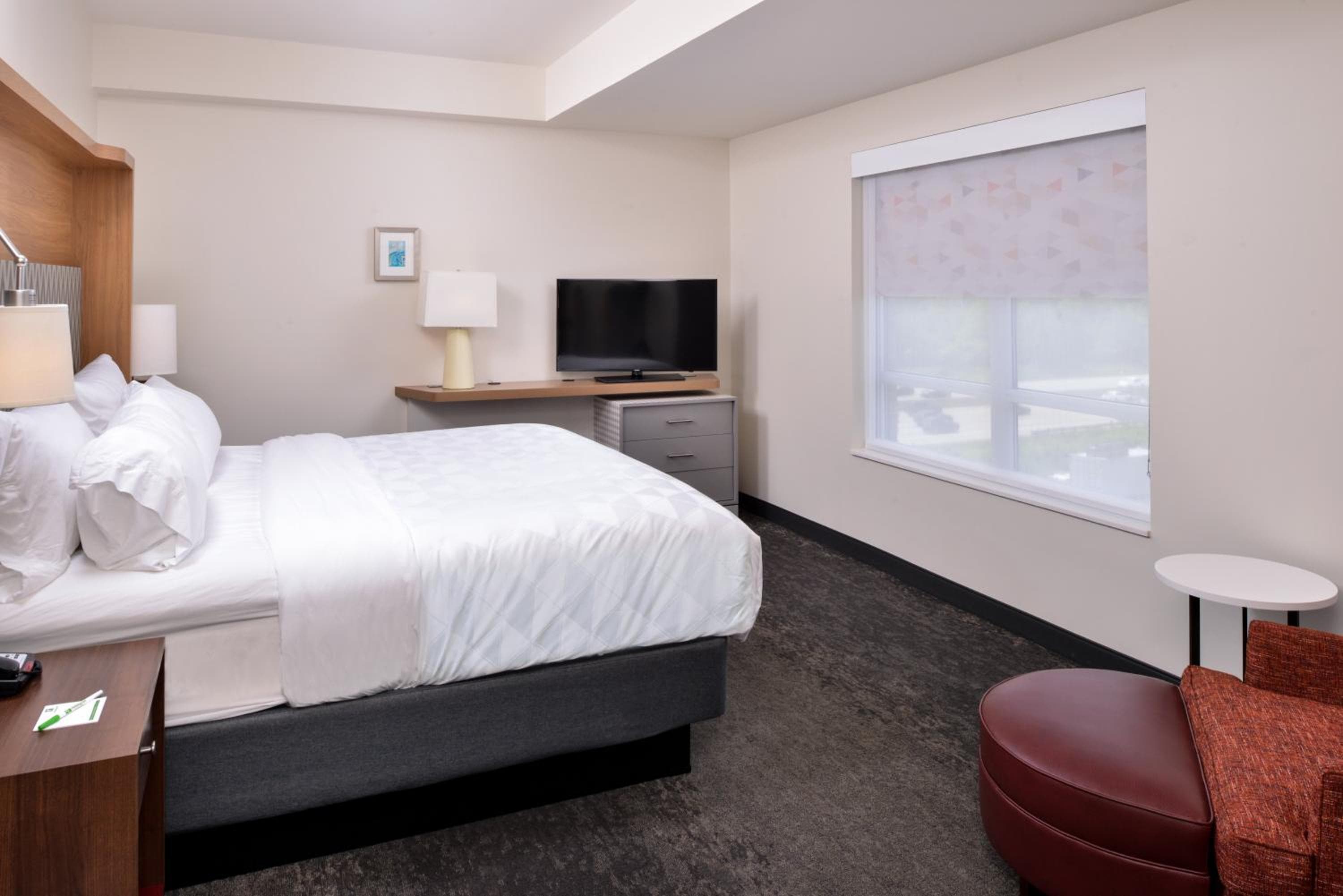 Holiday Inn & Suites Farmington Hills - Detroit NW by IHG