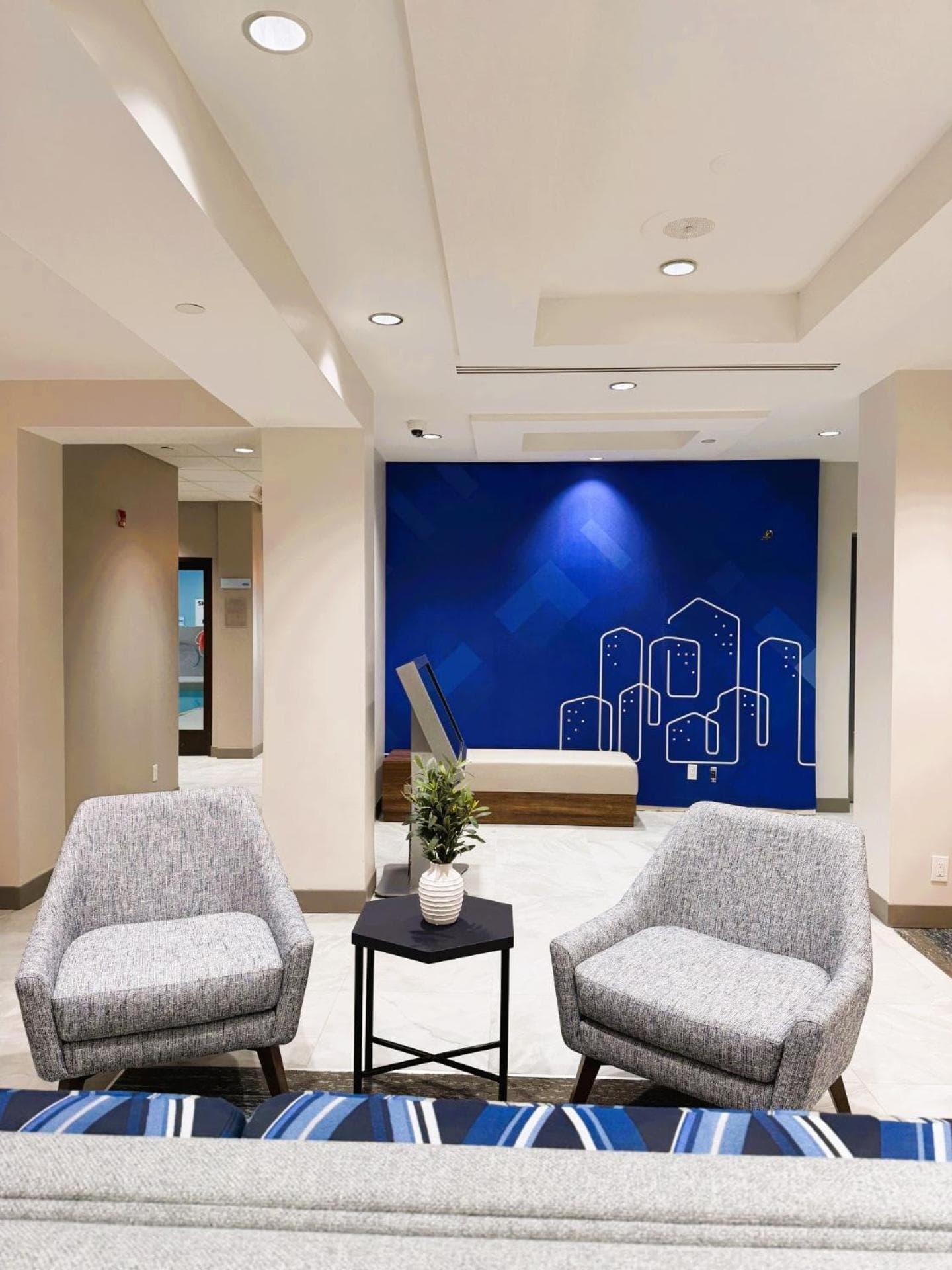 Holiday Inn Express & Suites Ottawa West - Nepean by IHG