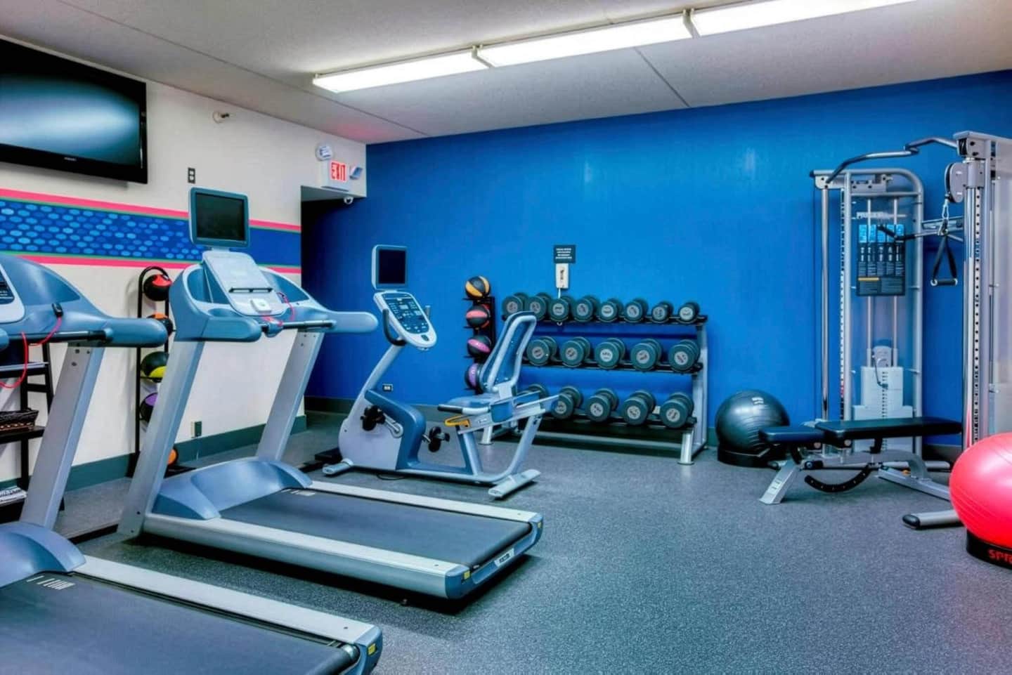 Pittsburgh Airport Inn and Suites