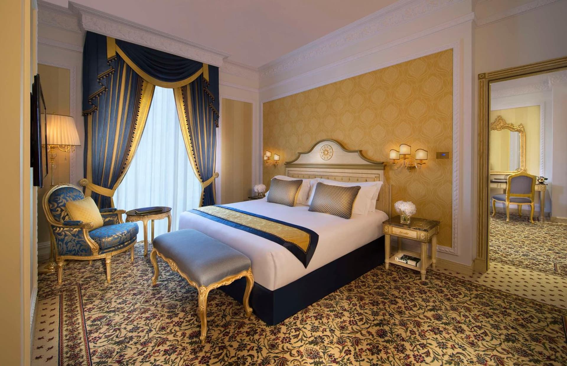Royal Rose Hotel Abu Dhabi, Curio Collection by Hilton