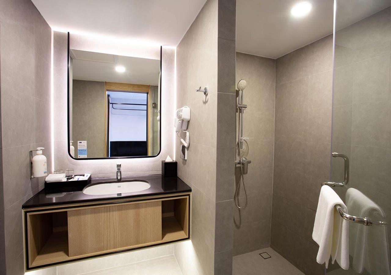 Holiday Inn Express & Suites Bangkok Central Pier by IHG